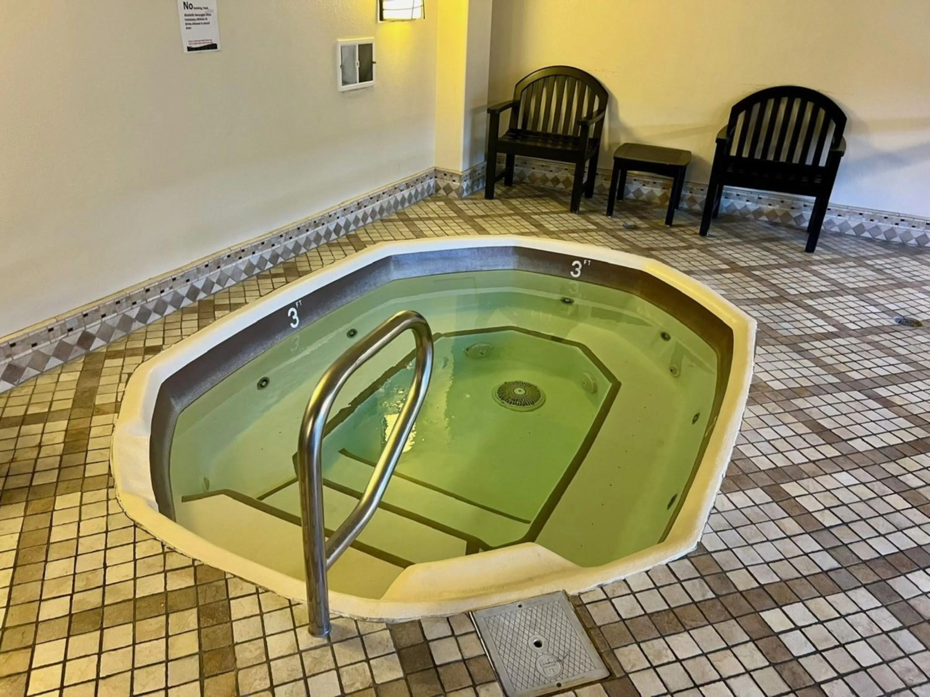 Hot Tub in Jockey Resort Suites Center Strip
