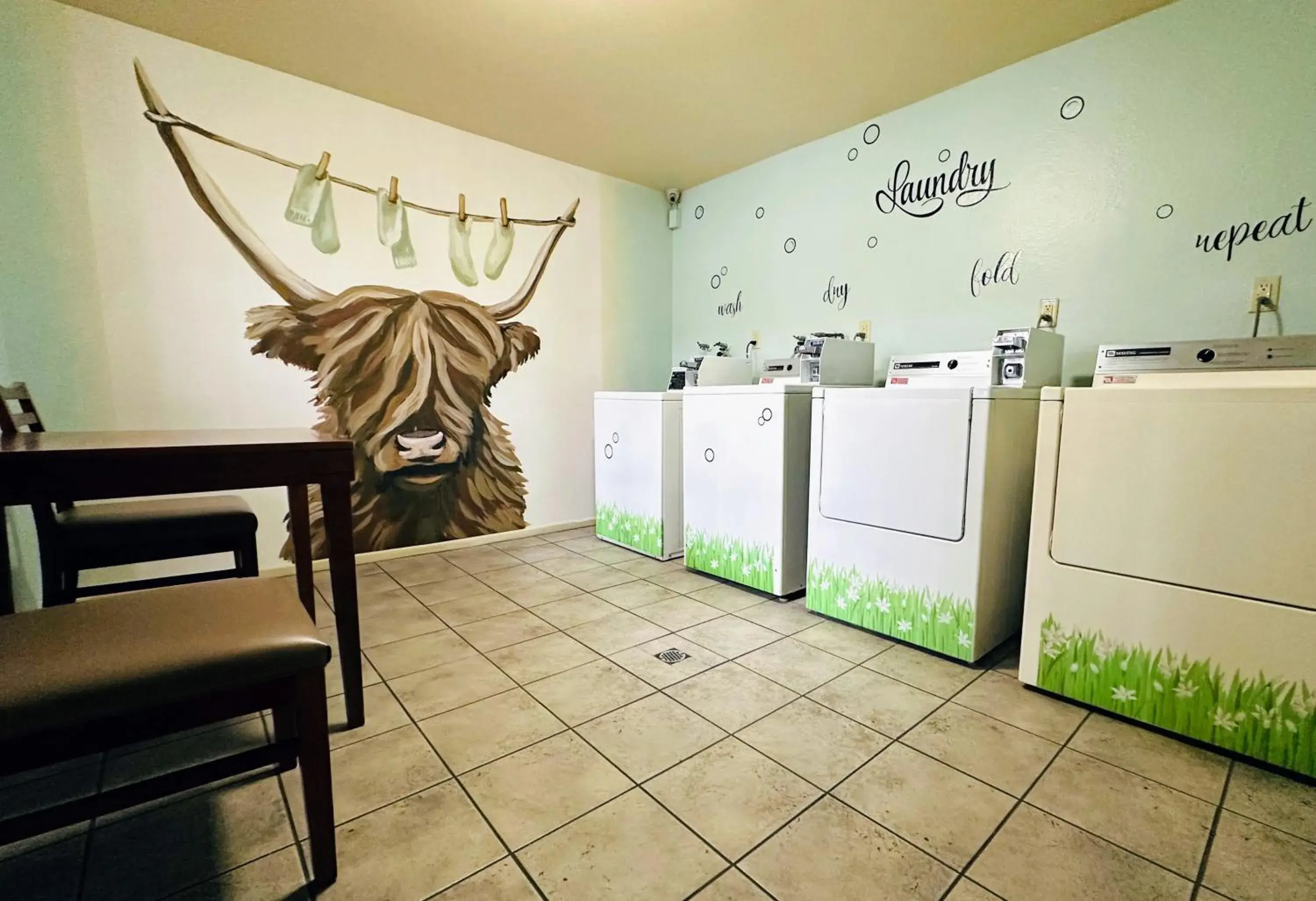 laundry in The Hills Inn Eagle Rock - Near Old Town Pasadena laundry in The Hills Inn Eagle Rock - Near Old Town Pasadena