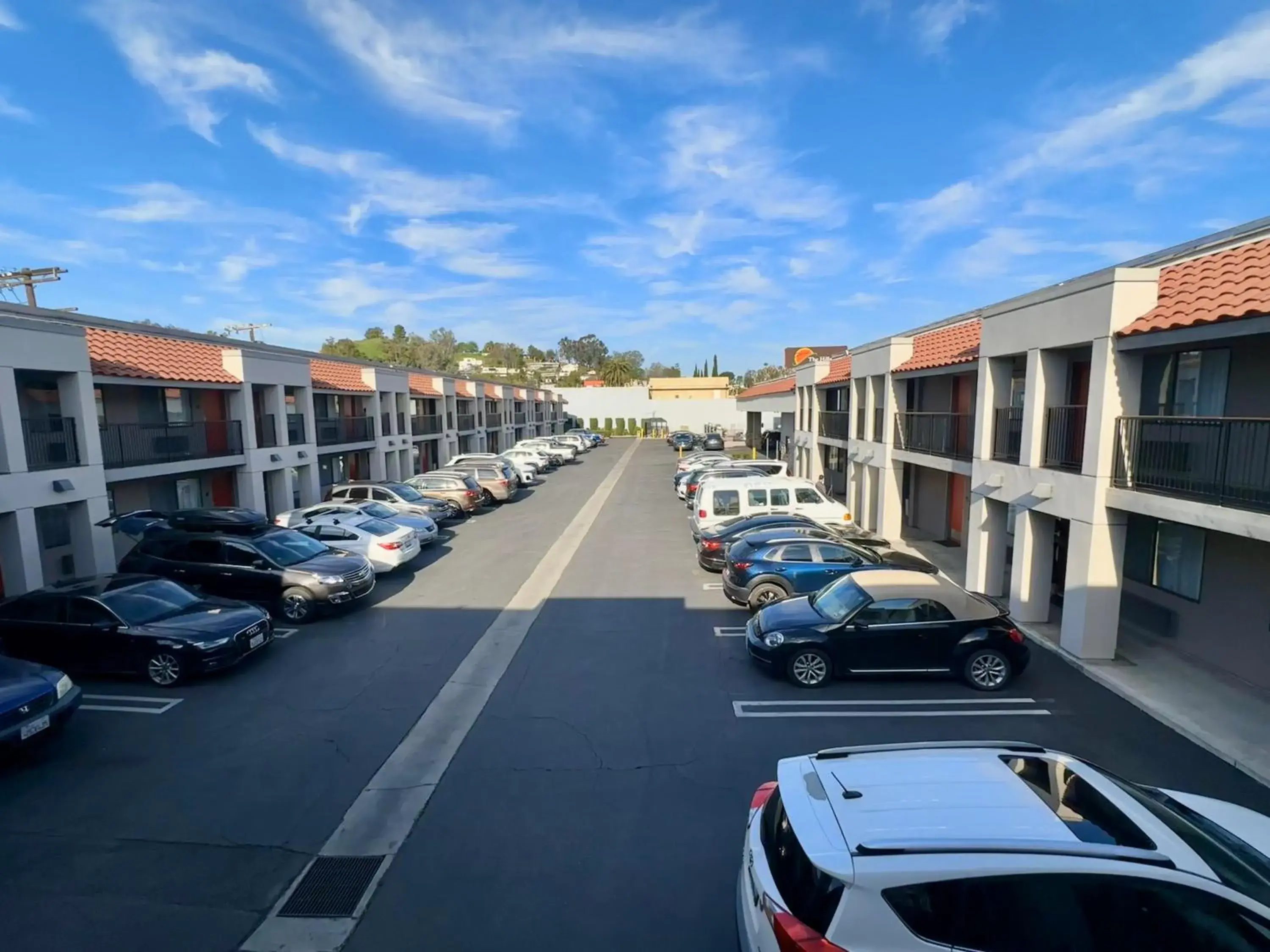 Property building in The Hills Inn Eagle Rock - Near Old Town Pasadena Property building in The Hills Inn Eagle Rock - Near Old Town Pasadena