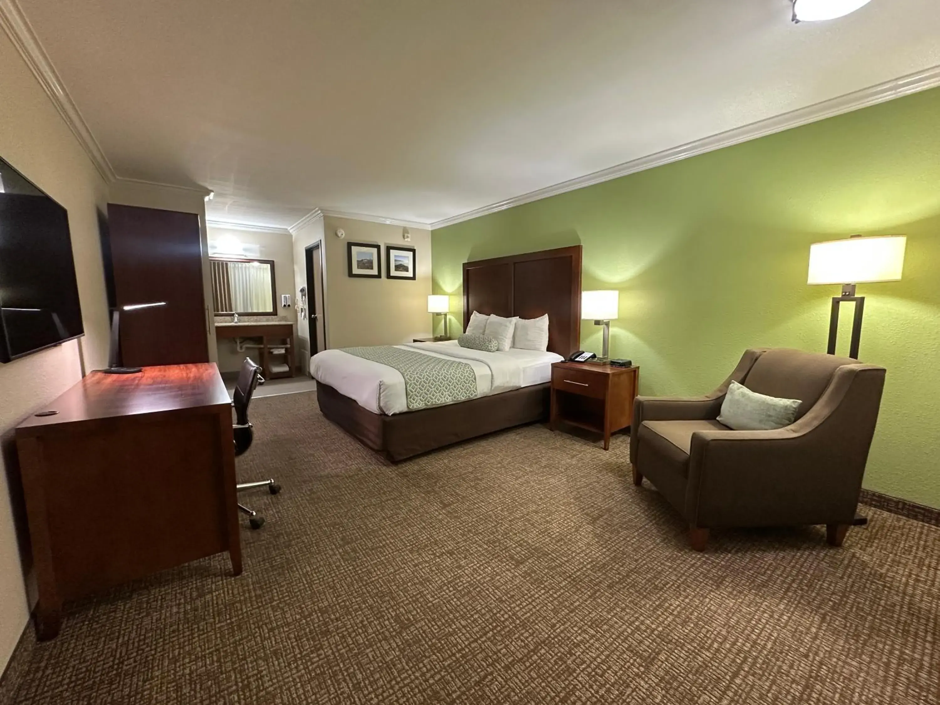 The Hills Inn Eagle Rock - Near Old Town Pasadena The Hills Inn Eagle Rock - Near Old Town Pasadena