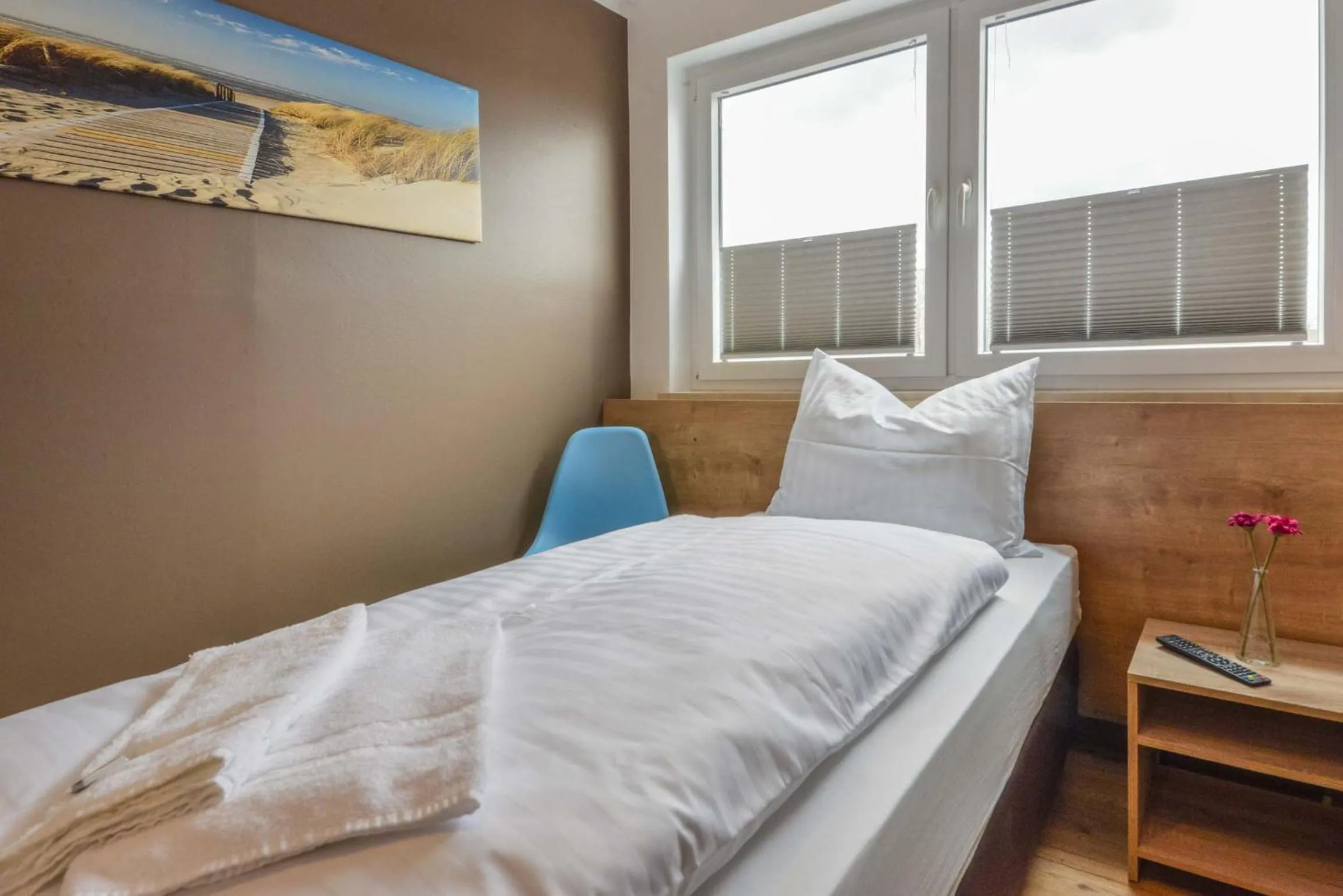 Photo of the whole room, Bed in My Hostel