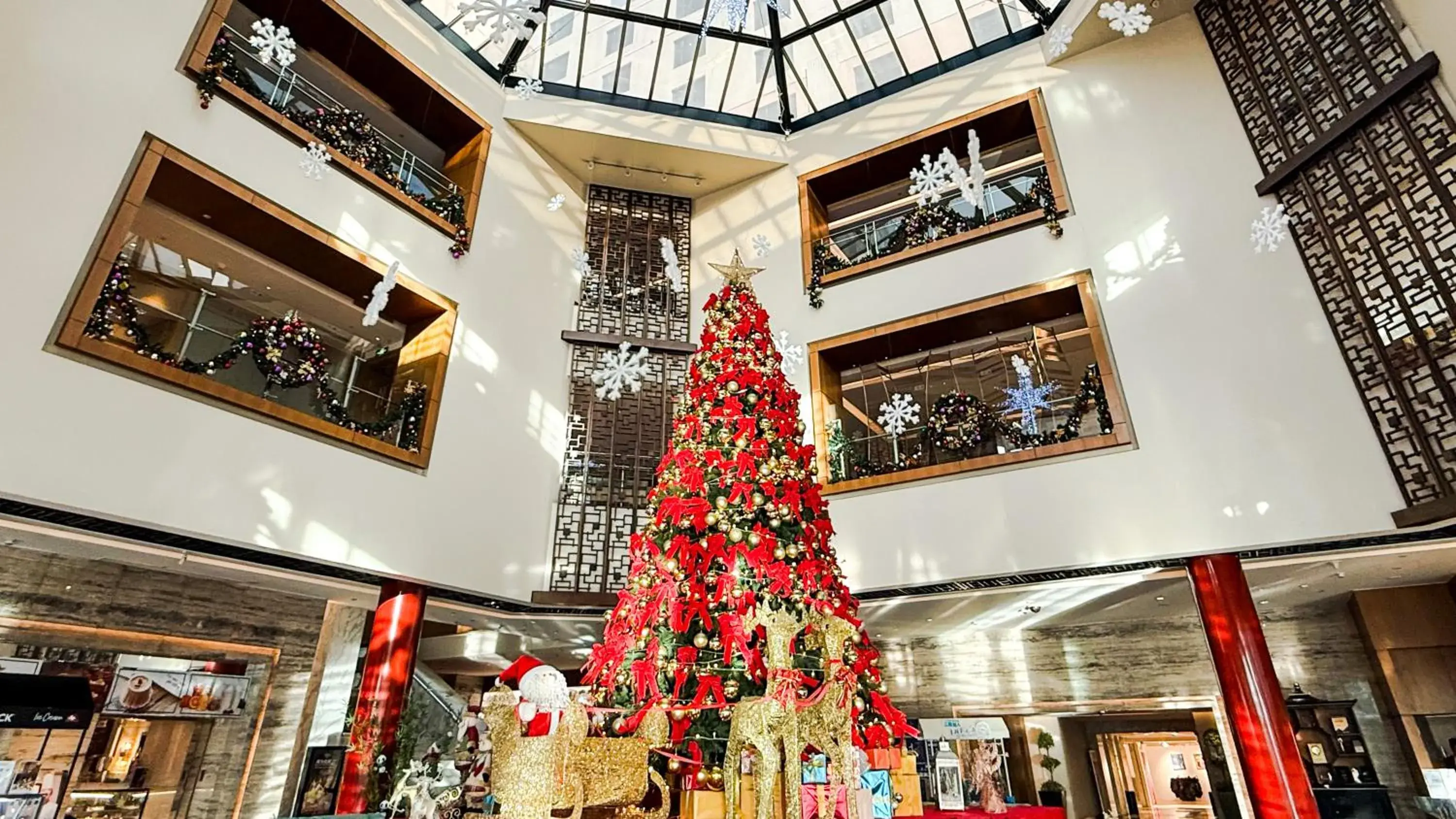 Lobby or reception in Hilton Beijing Lobby or reception in Hilton Beijing