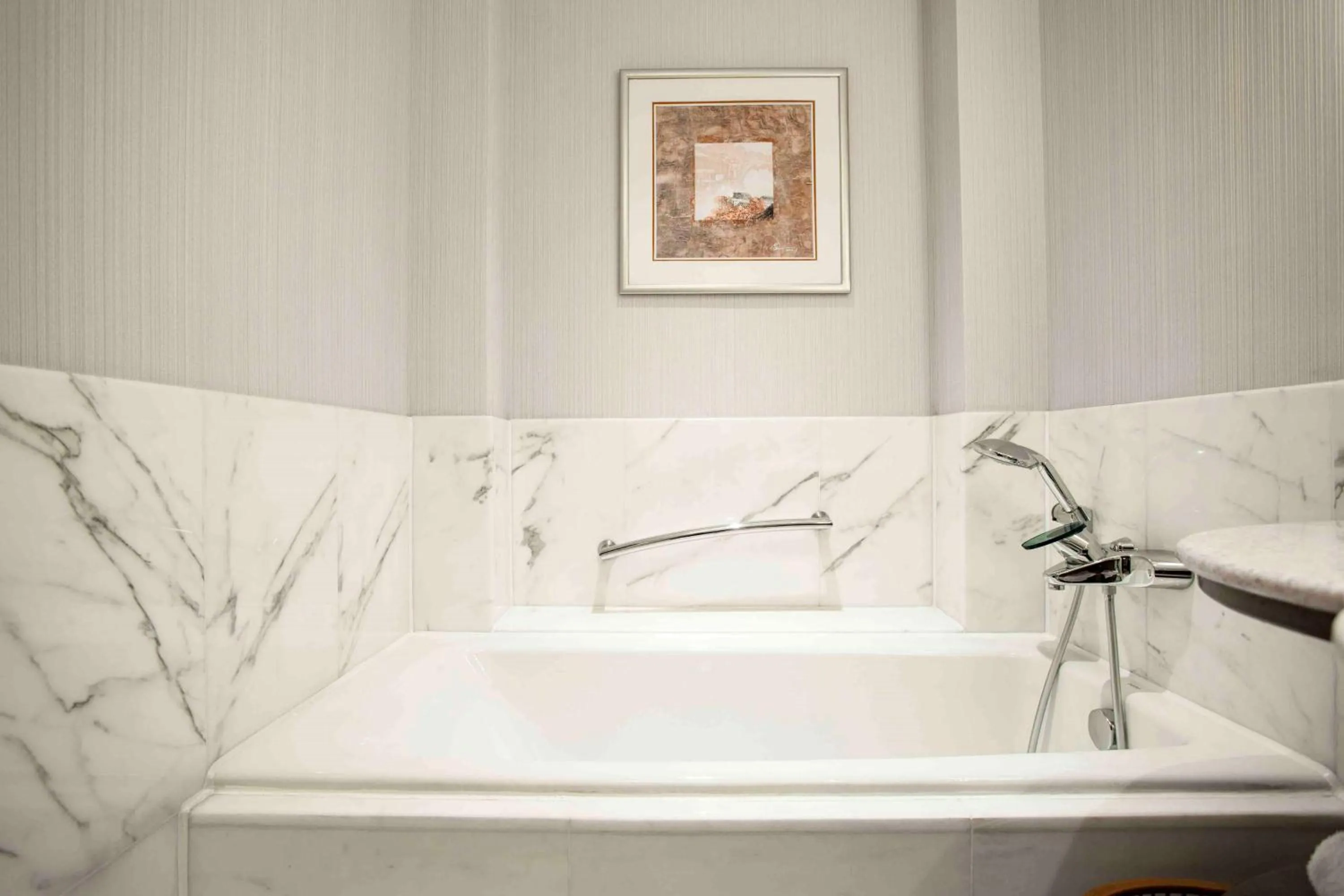 Photo of the whole room in China World Hotel, Beijing