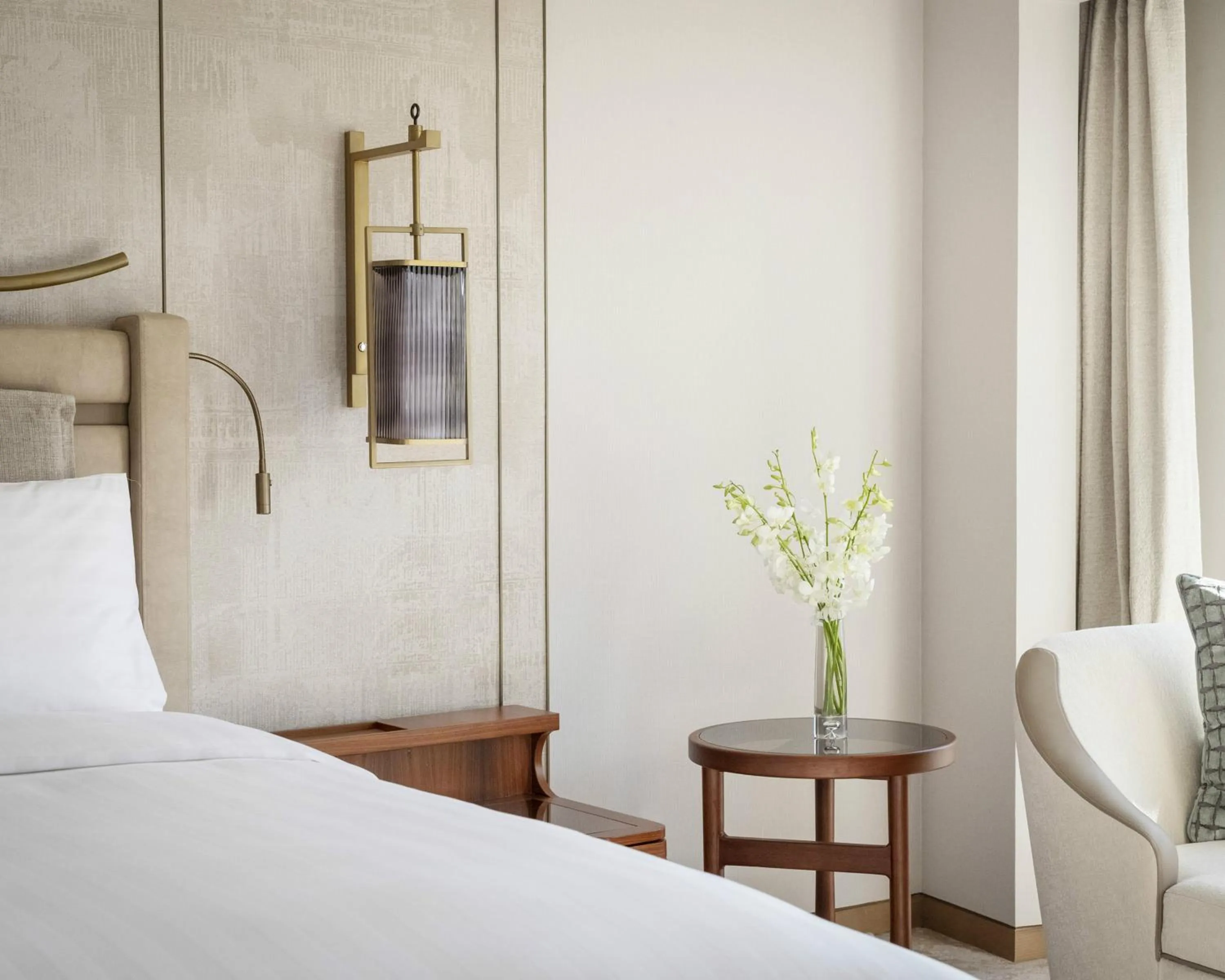 Bedroom, Bed in China World Hotel, Beijing