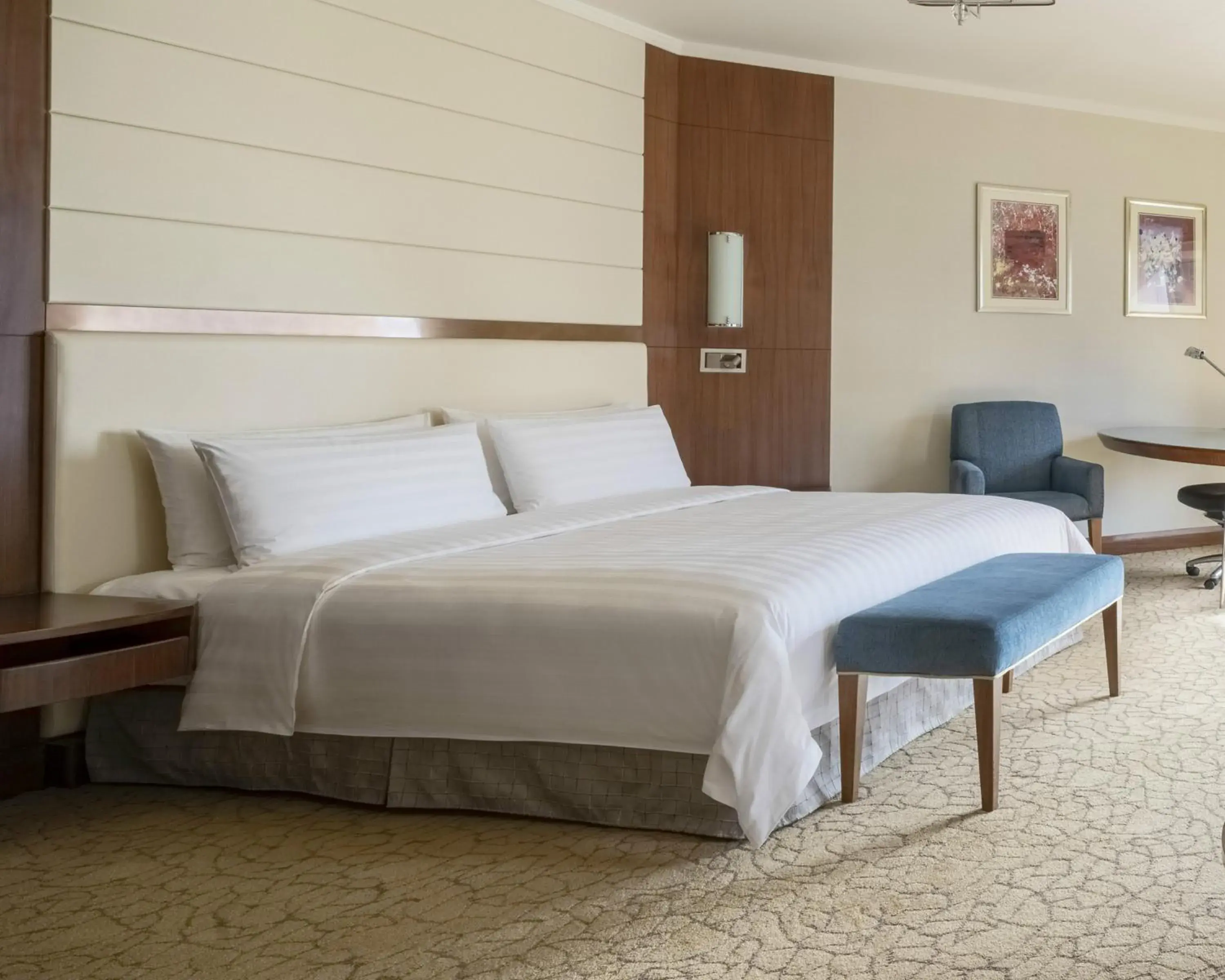 Bedroom, Bed in China World Hotel, Beijing Bedroom, Bed in China World Hotel, Beijing