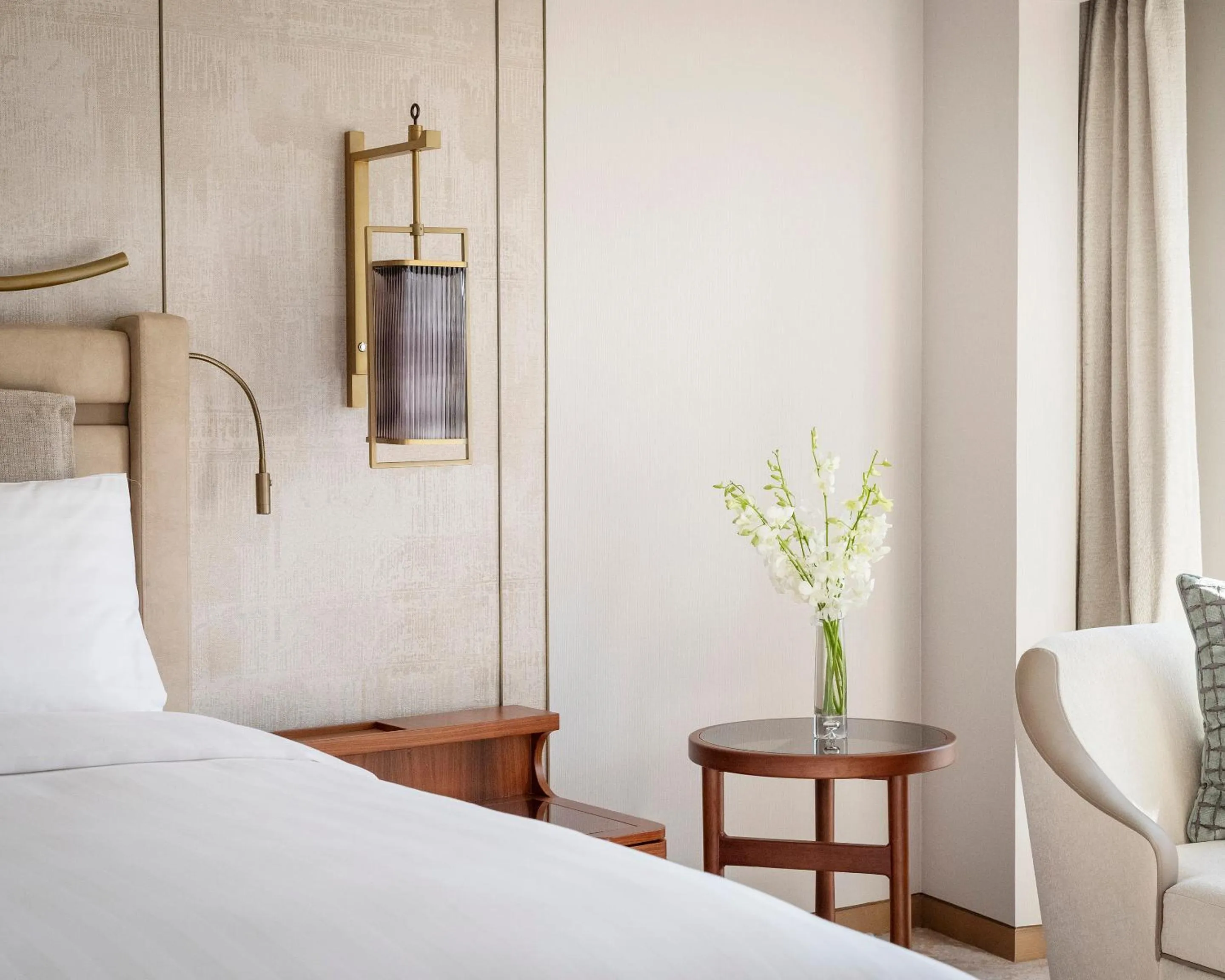 Bedroom, Bed in China World Hotel, Beijing