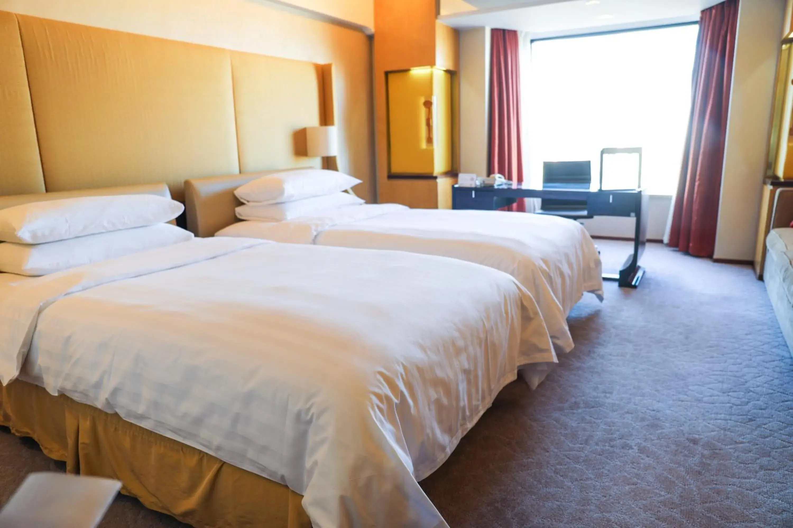 Seating area, Bed in Shangri-La Beijing Seating area, Bed in Shangri-La Beijing