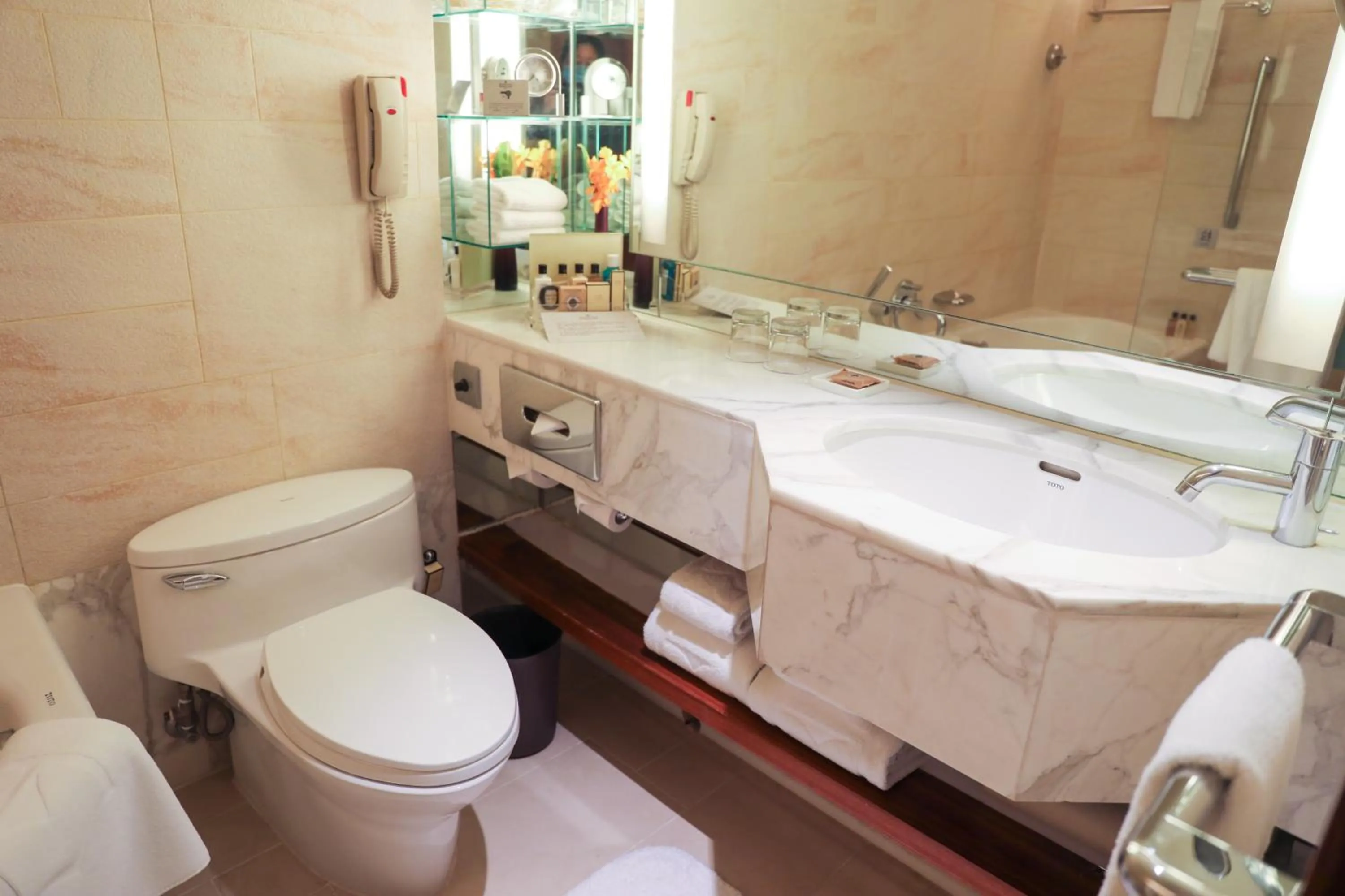 Hot Tub in Shangri-La Beijing