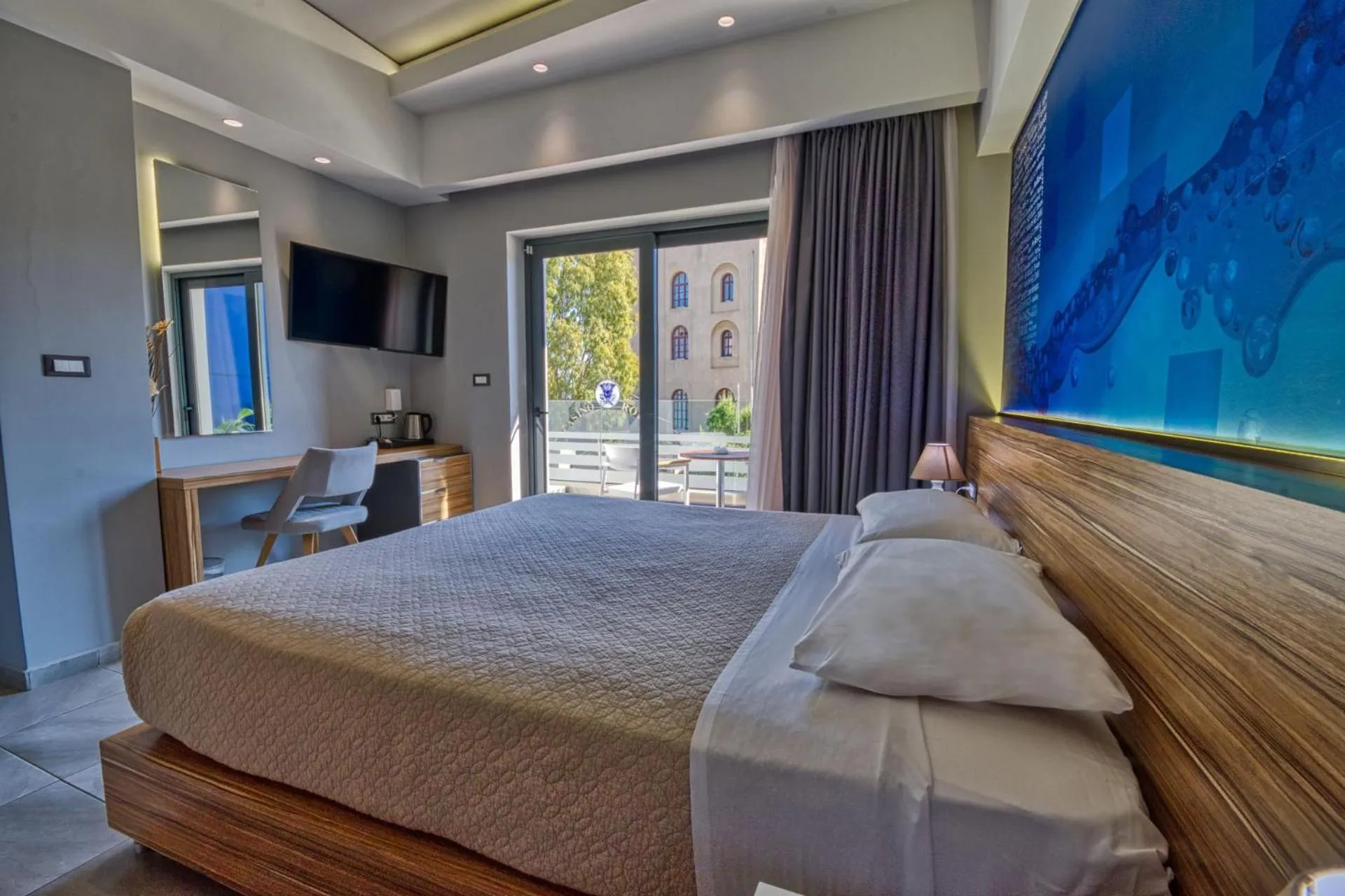 Photo of the whole room, Bed in Island Boutique Hotel