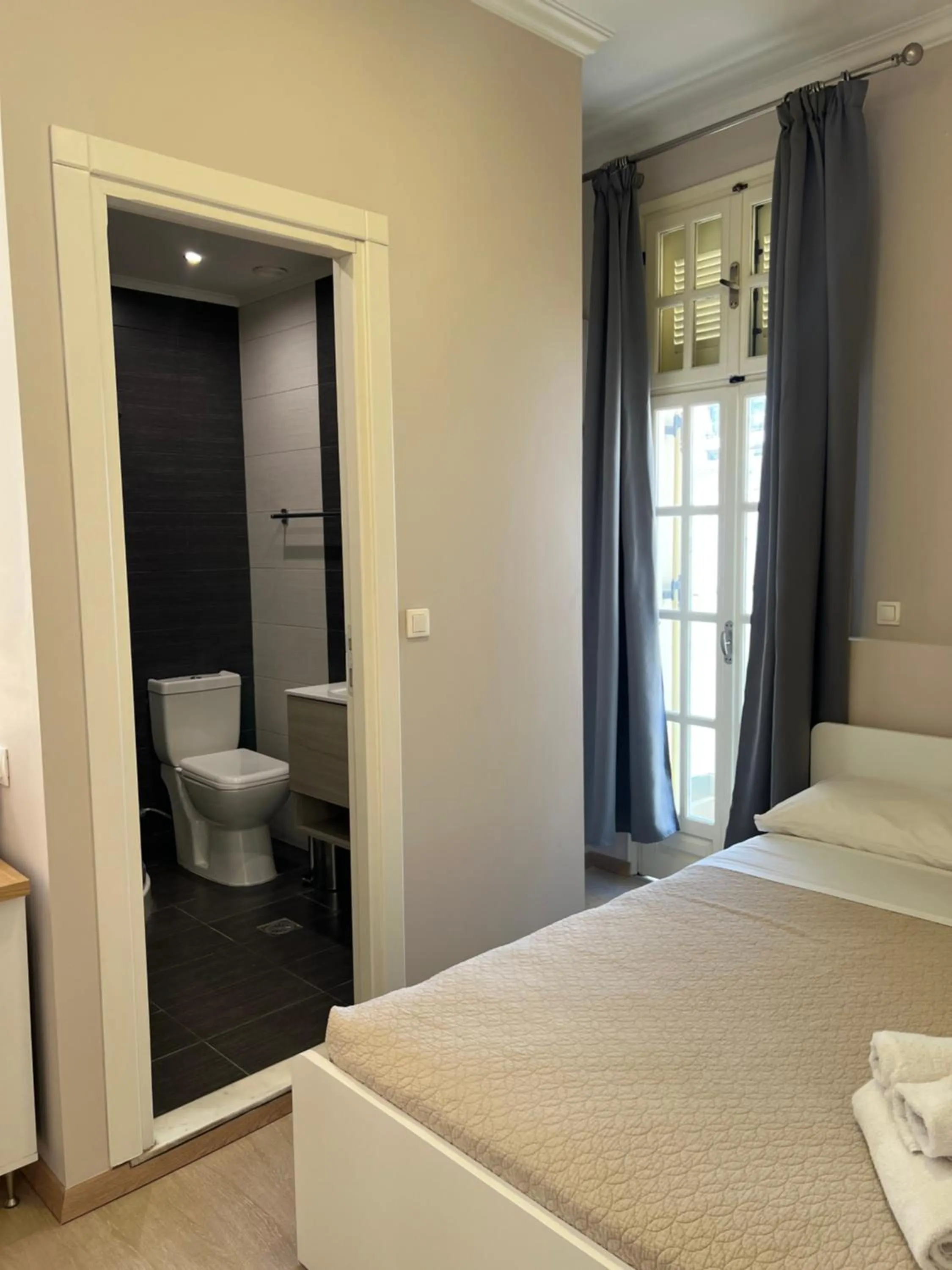 Bathroom, Bed in Island Boutique Hotel