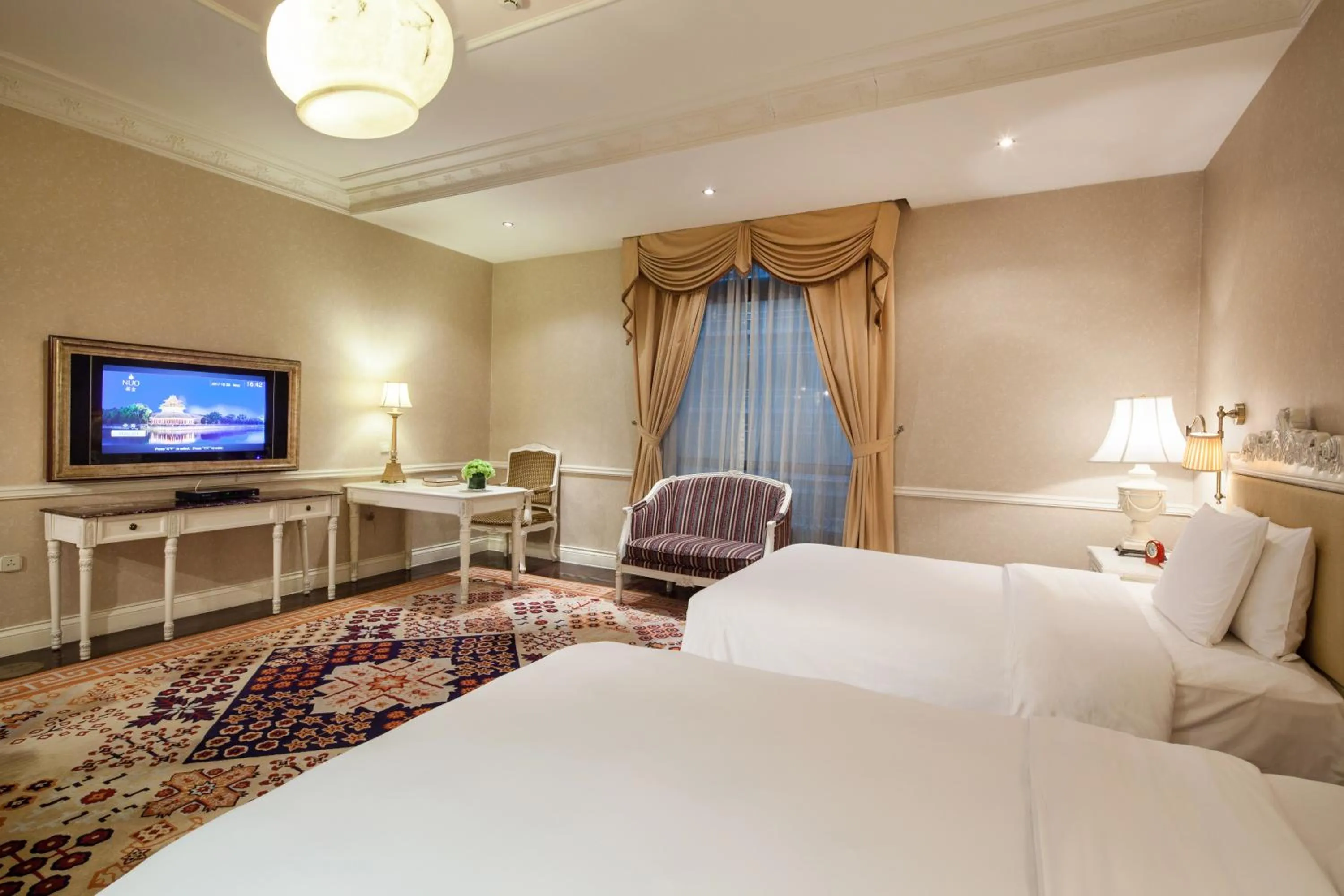 Bed in Beijing Hotel NUO Forbidden City