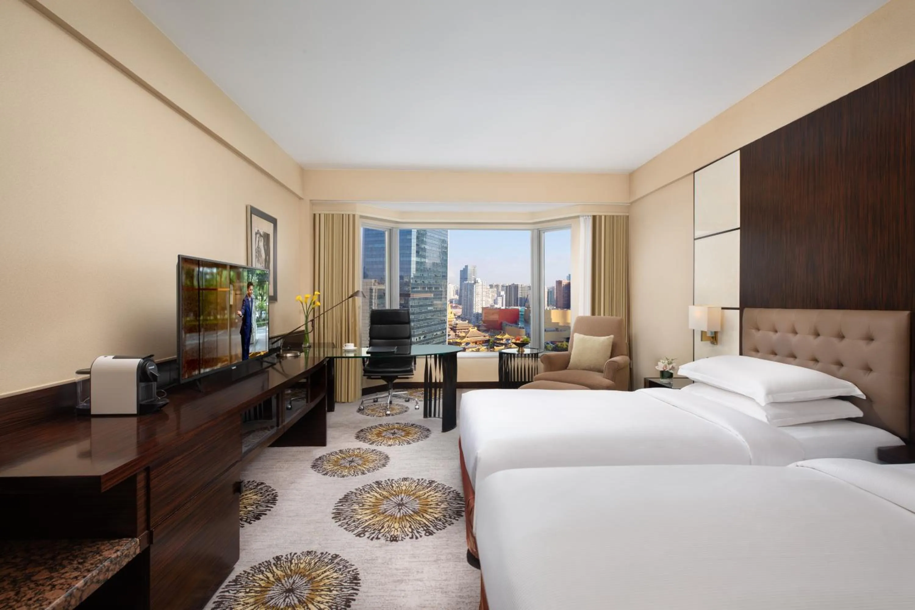 Photo of the whole room, Bed in The Kunlun Jing An