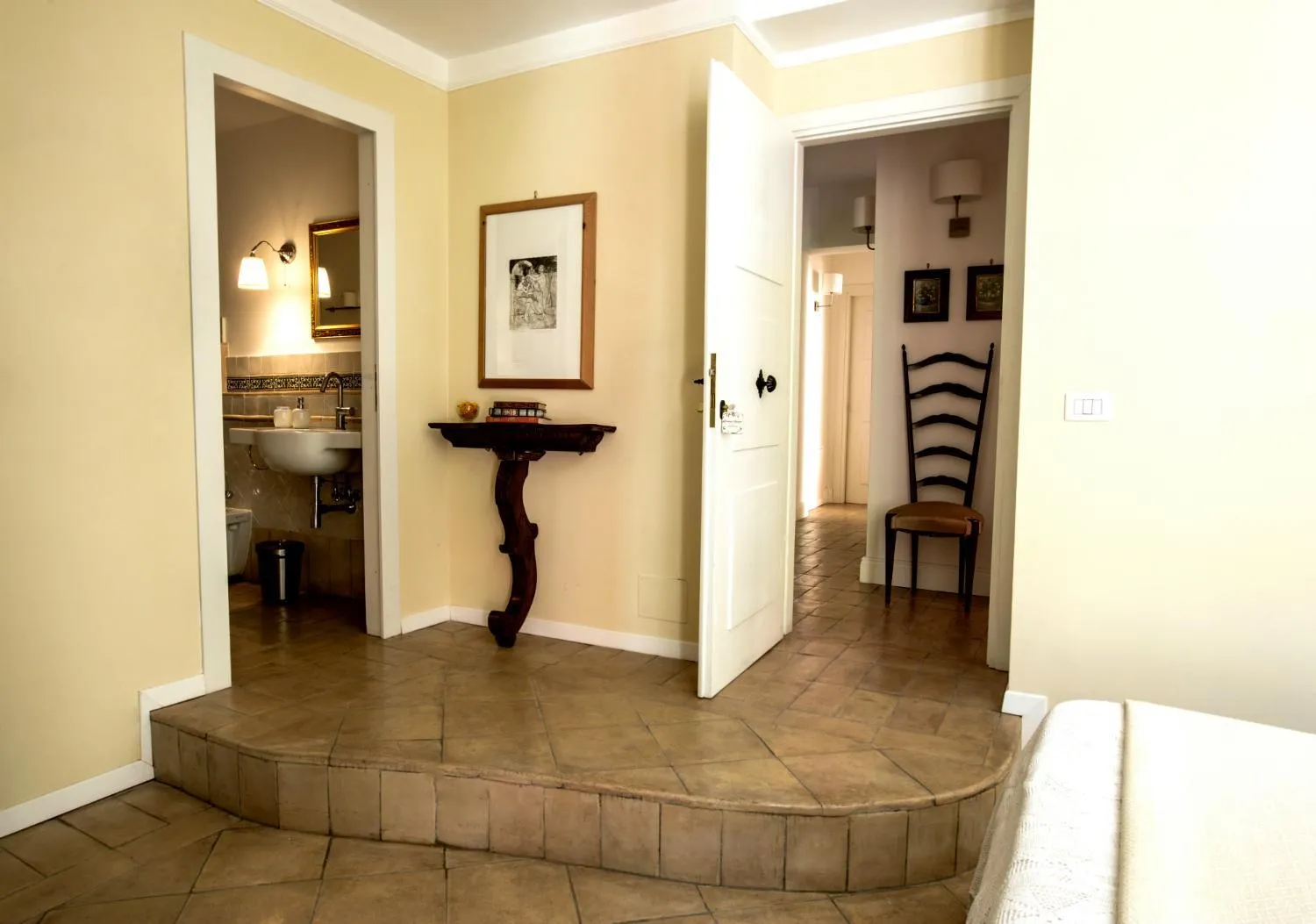 Decorative detail in Donna Chiara