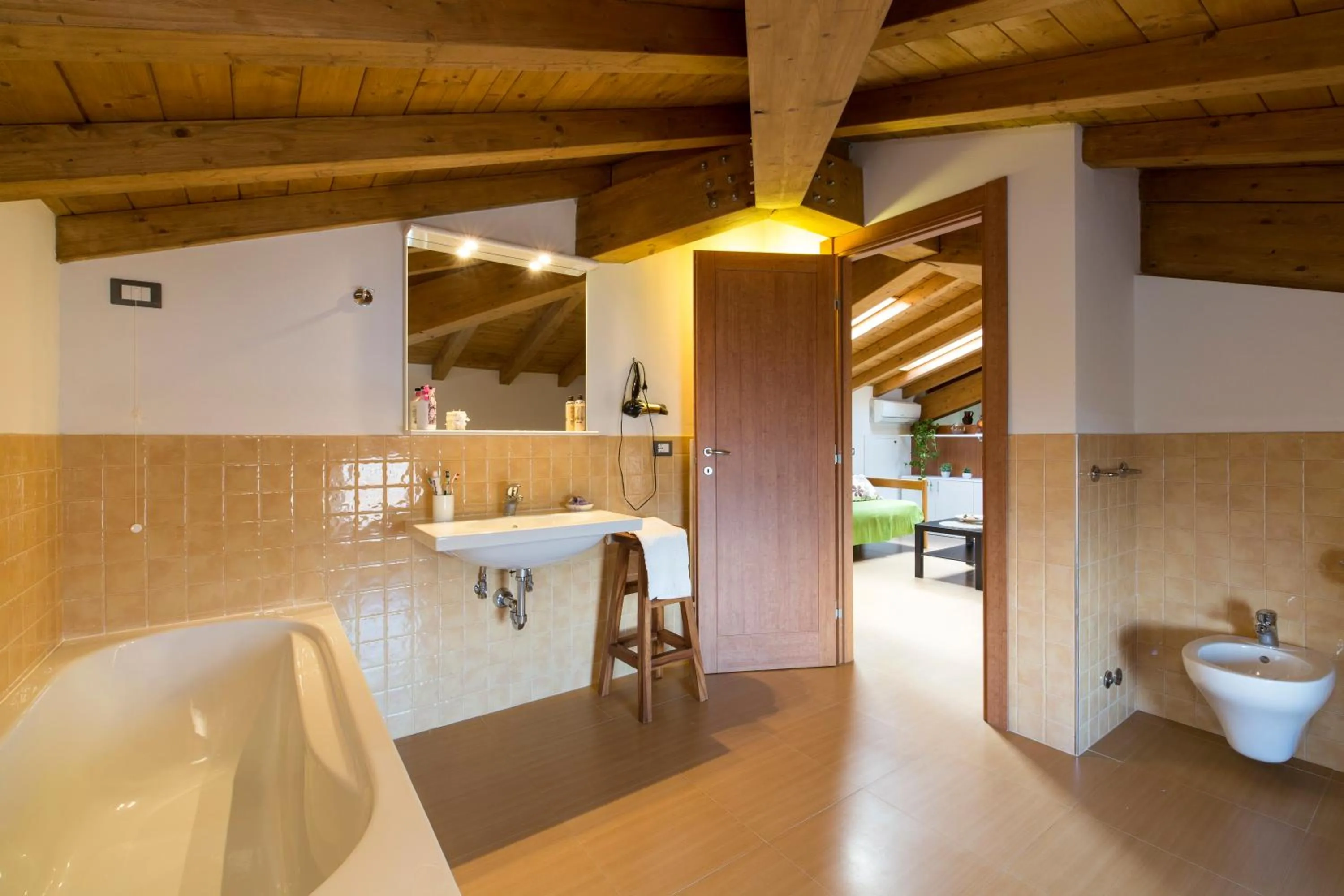 Photo of the whole room in La Finestra Sul Golfo Affittacamere