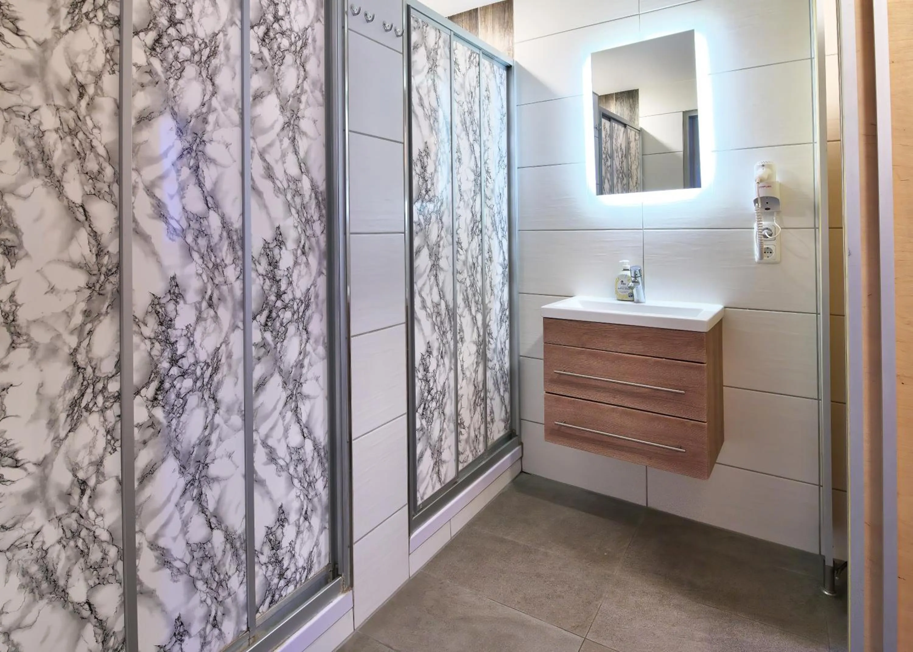 Bathroom in Hostel Bad Goisern