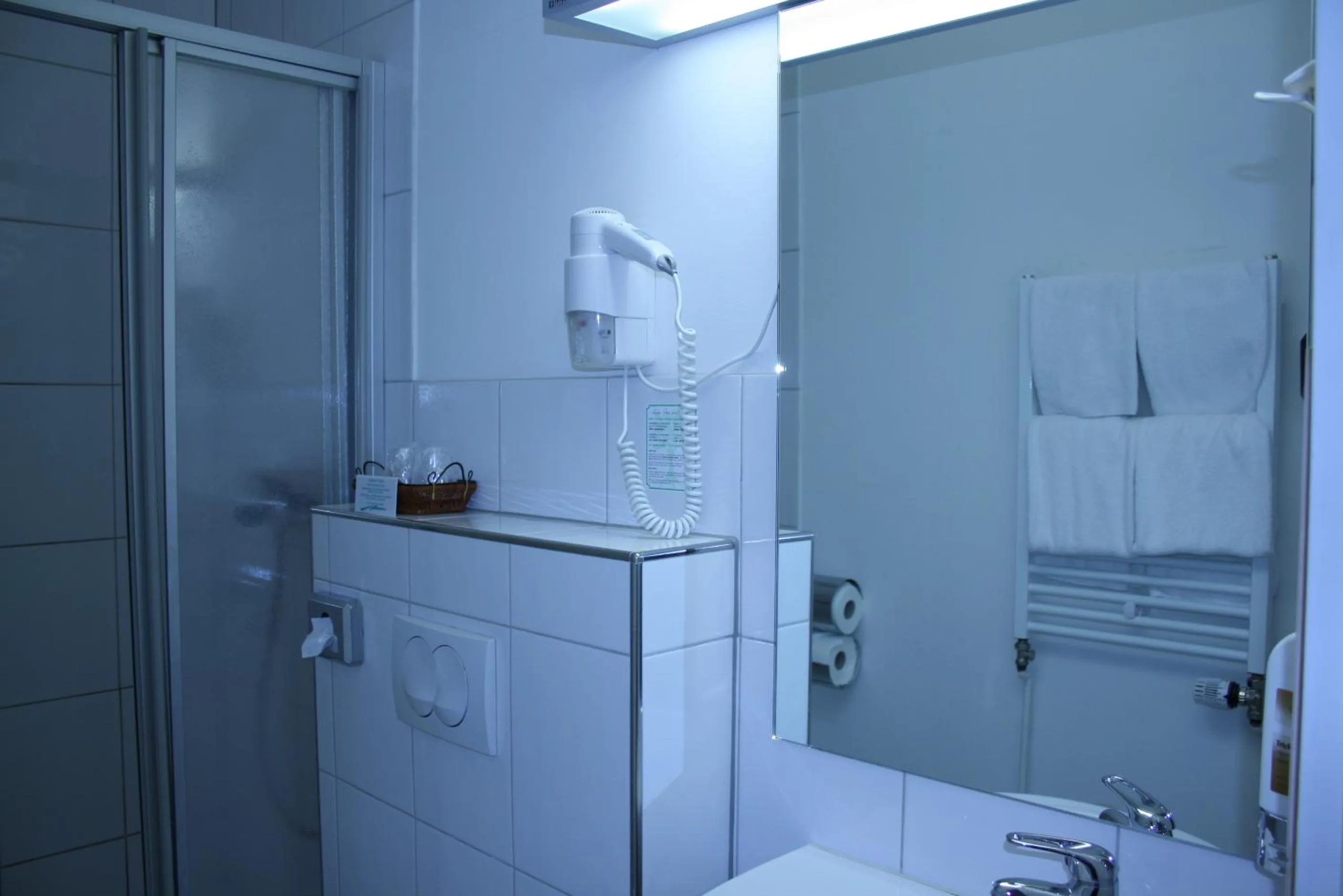 Bathroom in Hotel Marienthal Garni