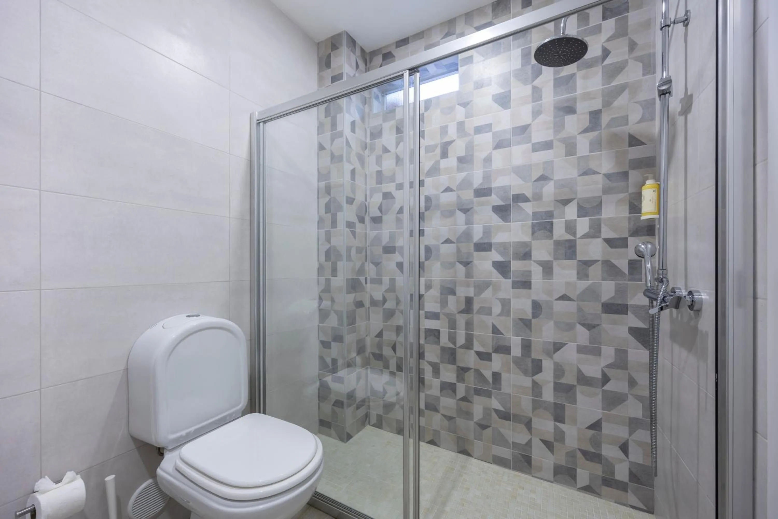 Shower in 3 Marias Guest House B&B