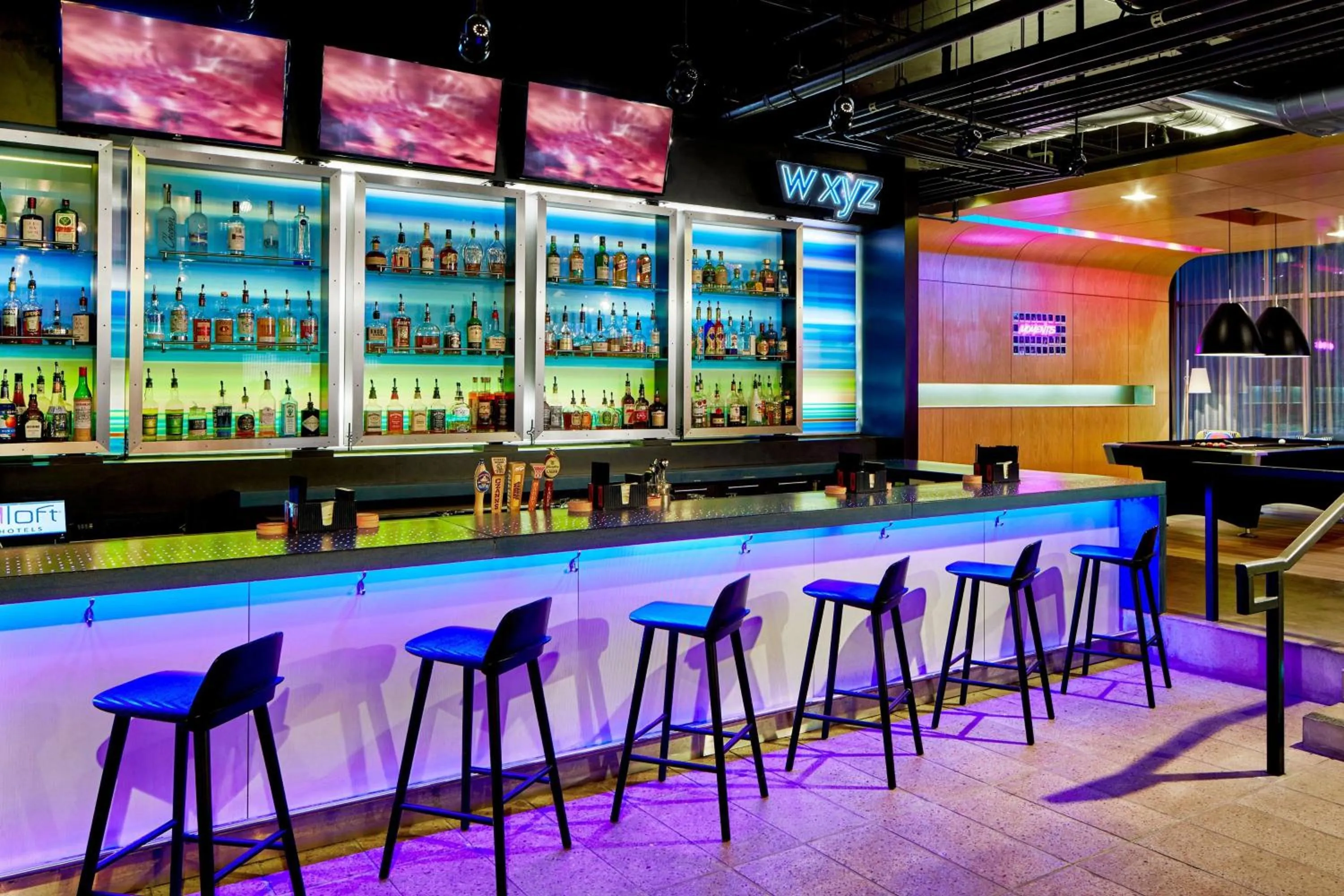 Lounge or bar in Aloft Nashville Franklin