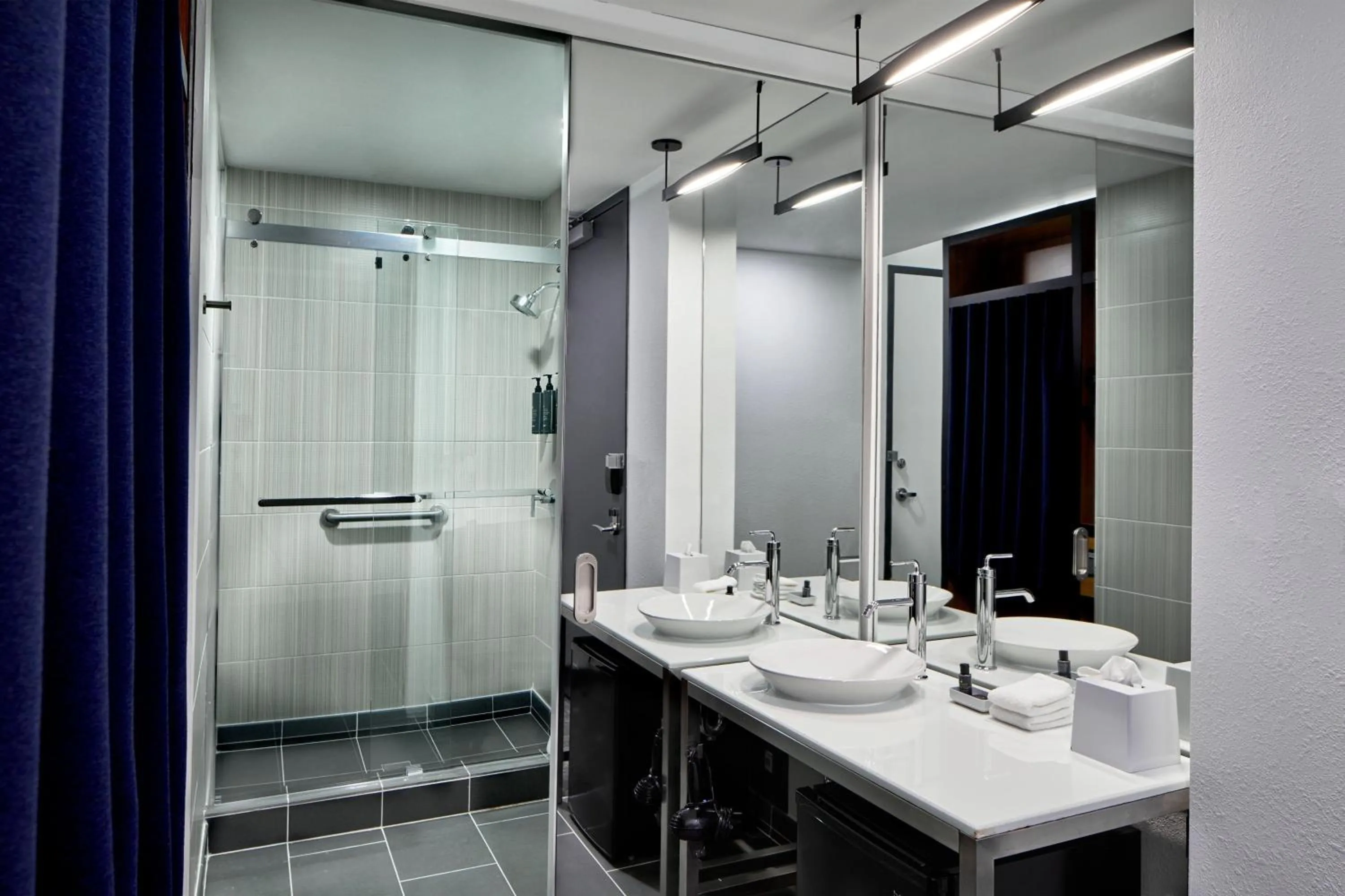 Bathroom in Aloft Nashville Franklin