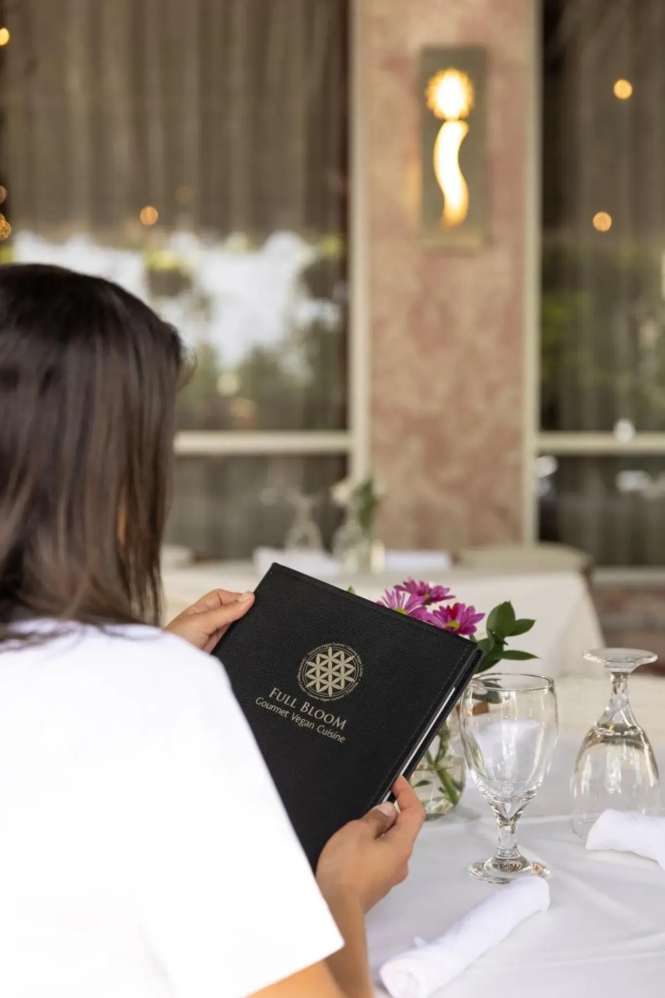 Restaurant/places to eat in Crest Hotel Suites Restaurant/places to eat in Crest Hotel Suites