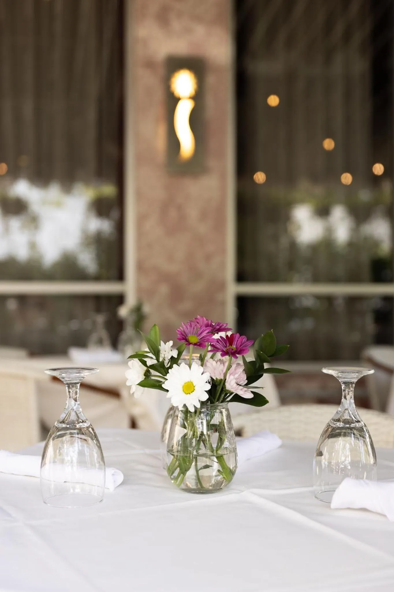 Restaurant/places to eat in Crest Hotel Suites