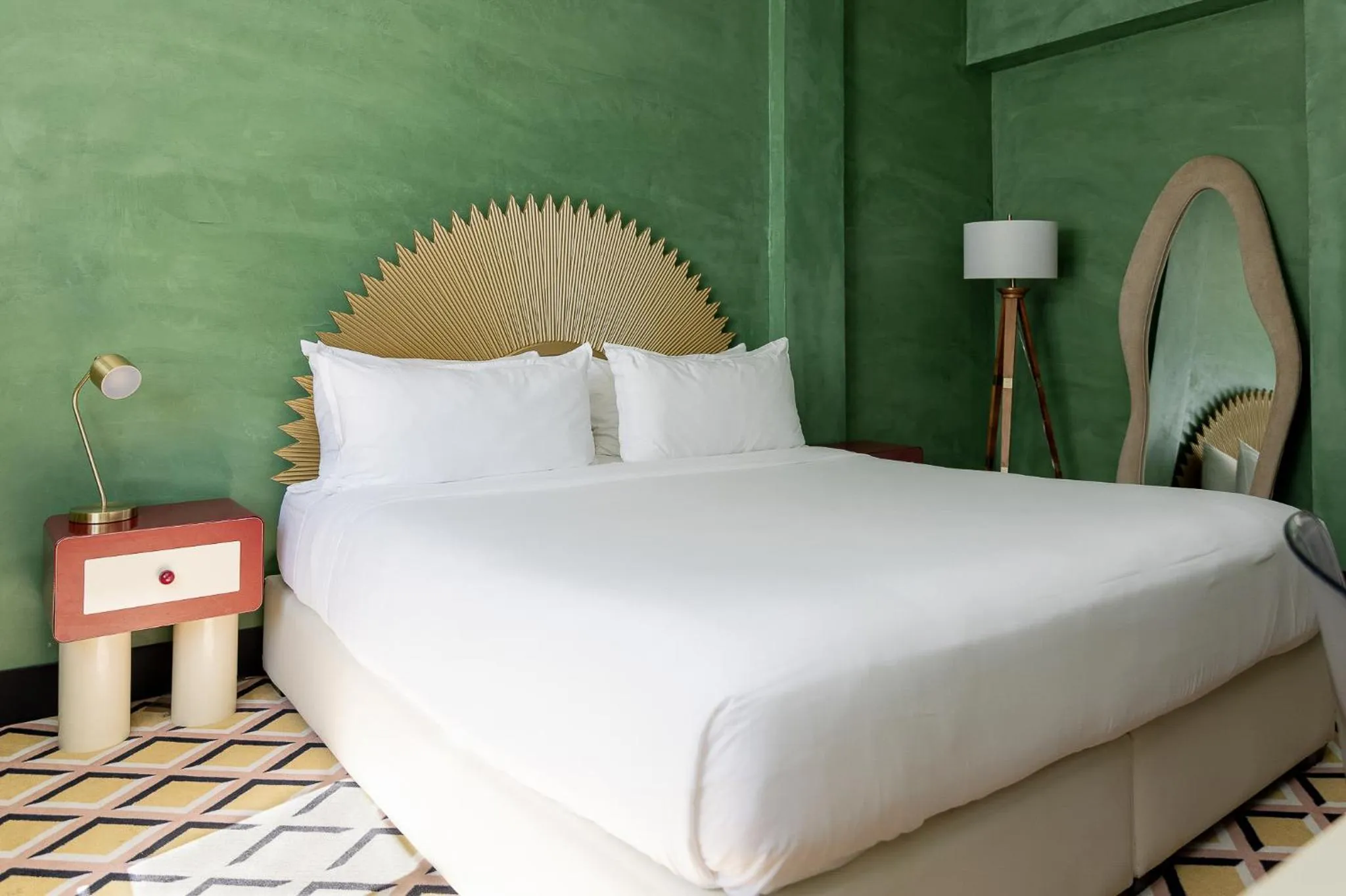 Bedroom, Bed in Crest Hotel Suites