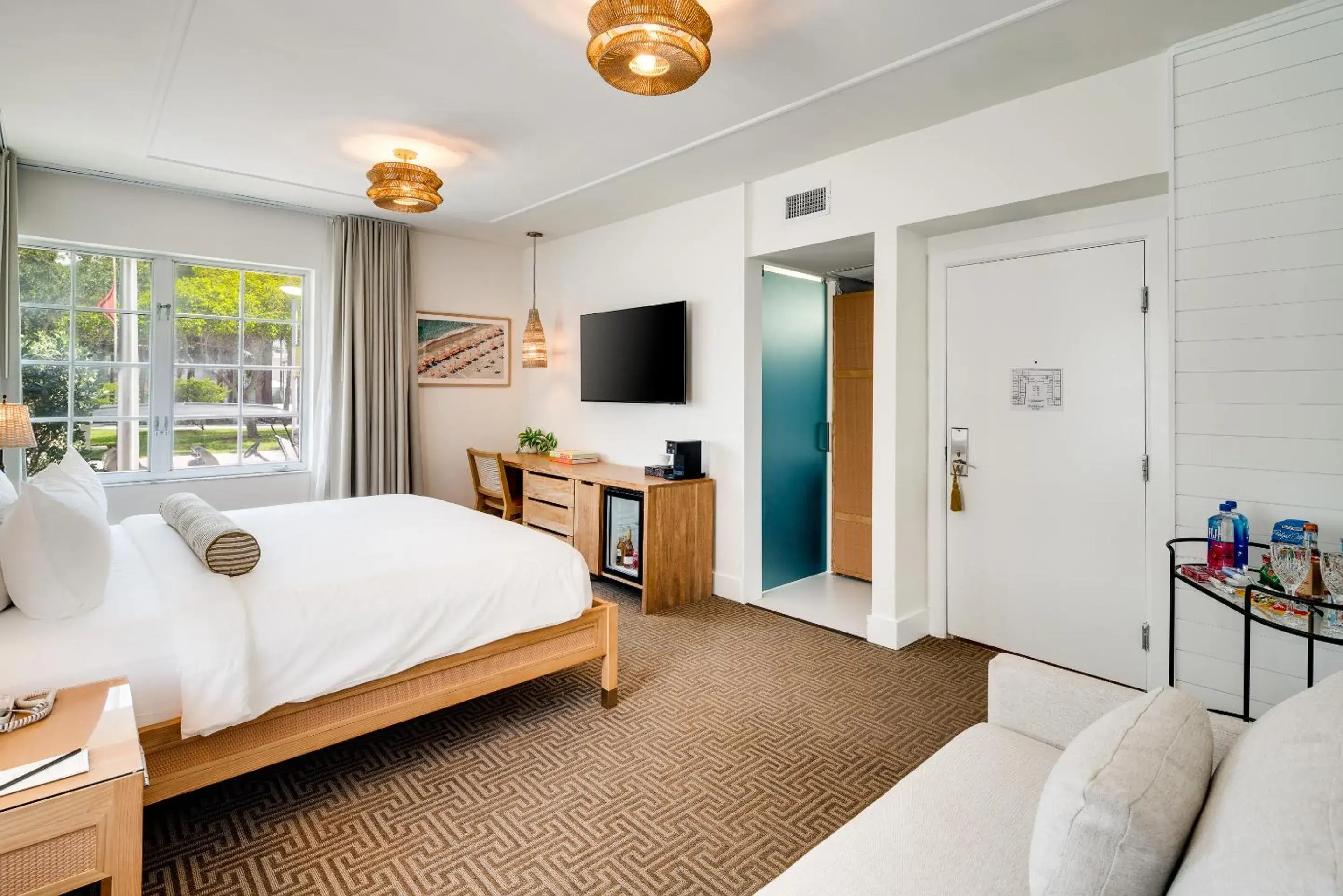 TV and multimedia, Bed in South Beach Hotel TV and multimedia, Bed in South Beach Hotel