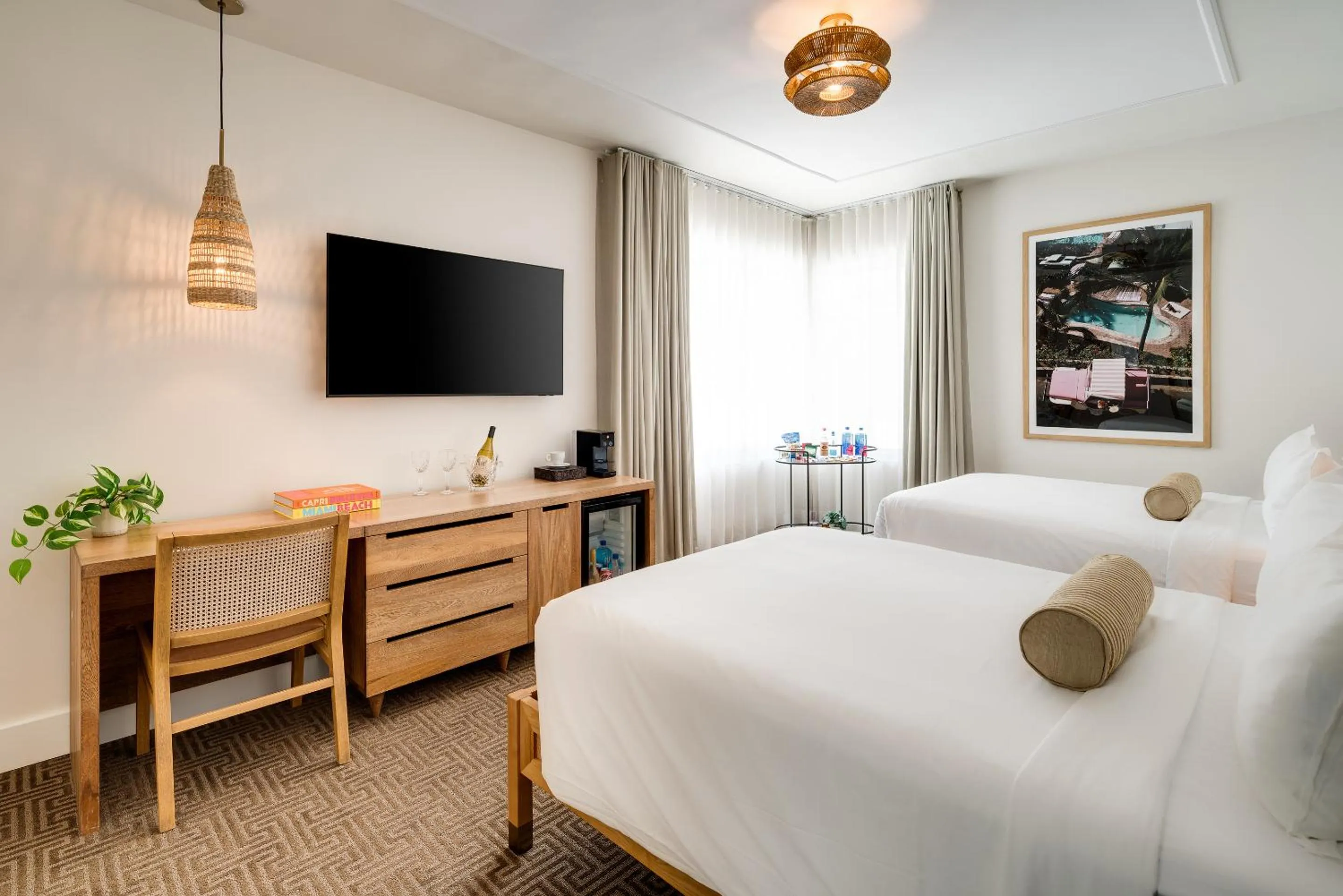 TV and multimedia, Bed in South Beach Hotel