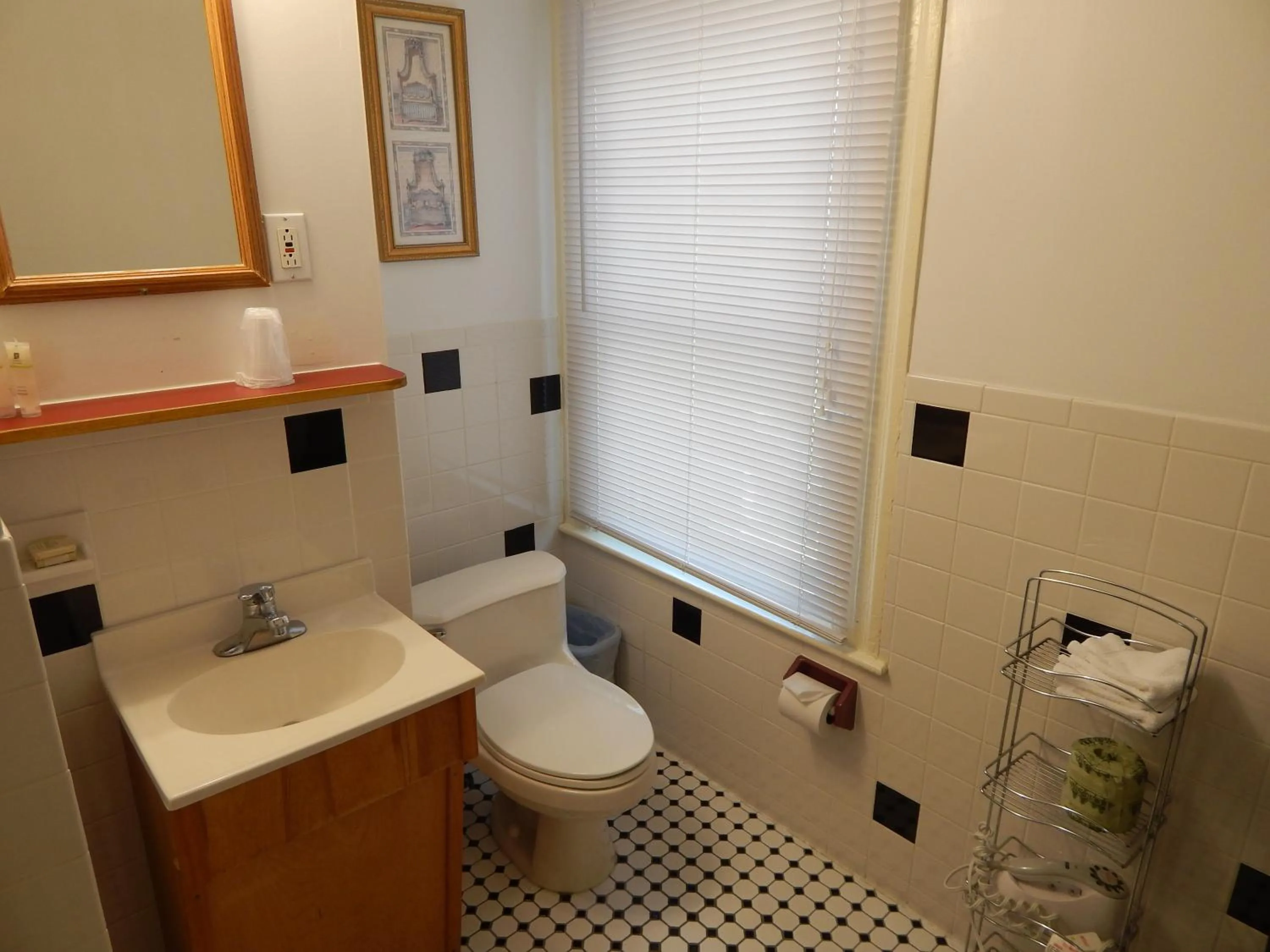 Bathroom in A Friendly Inn at Harvard