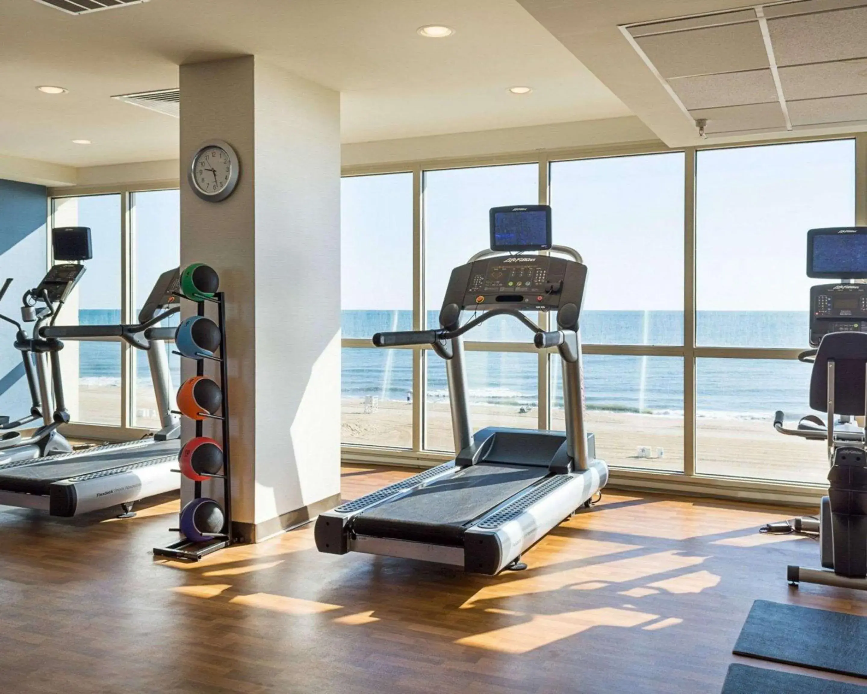 Fitness centre/facilities in Comfort Suites Beachfront Fitness centre/facilities in Comfort Suites Beachfront
