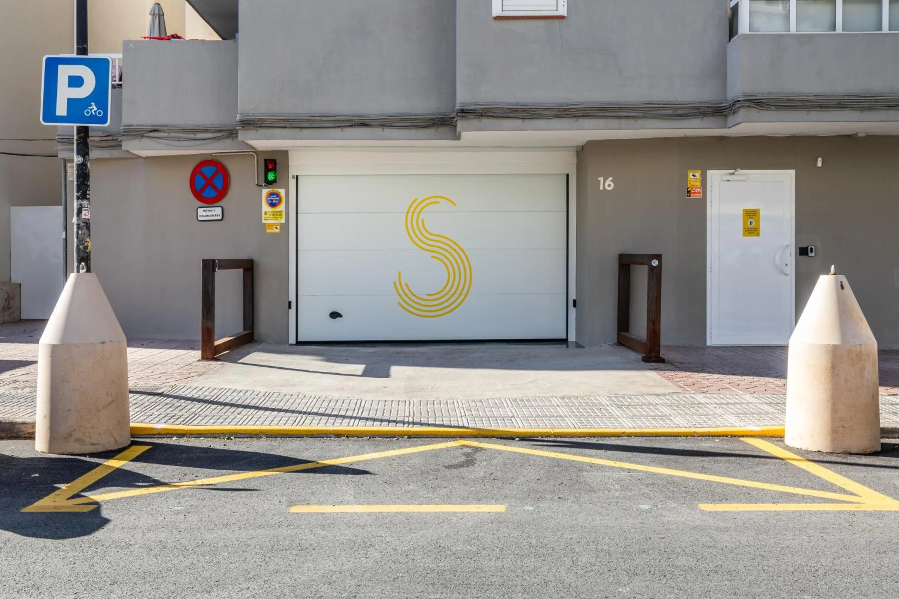 Parking in Sud Ibiza Suites