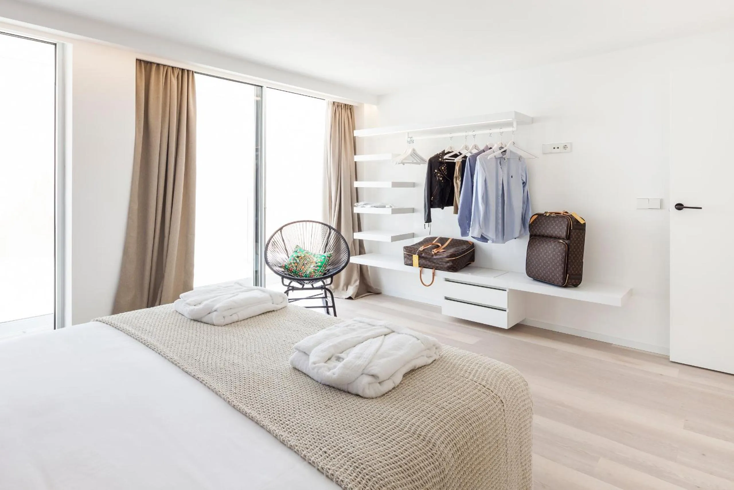 Photo of the whole room, Bed in Sud Ibiza Suites