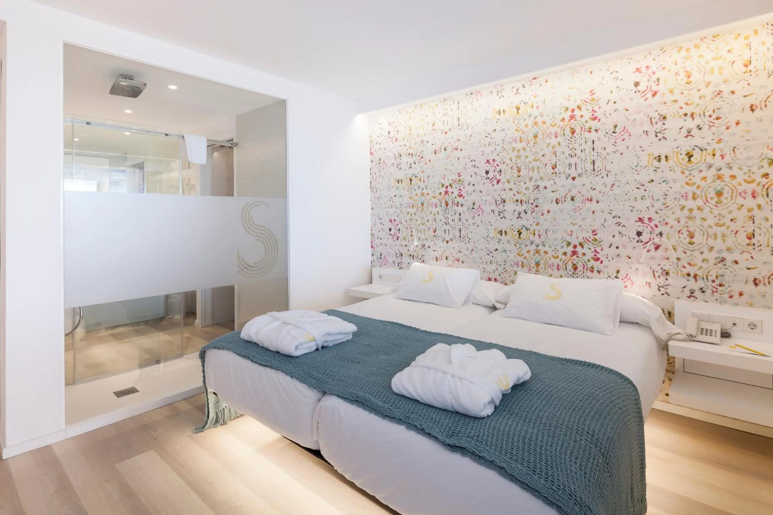 Bed in Sud Ibiza Suites