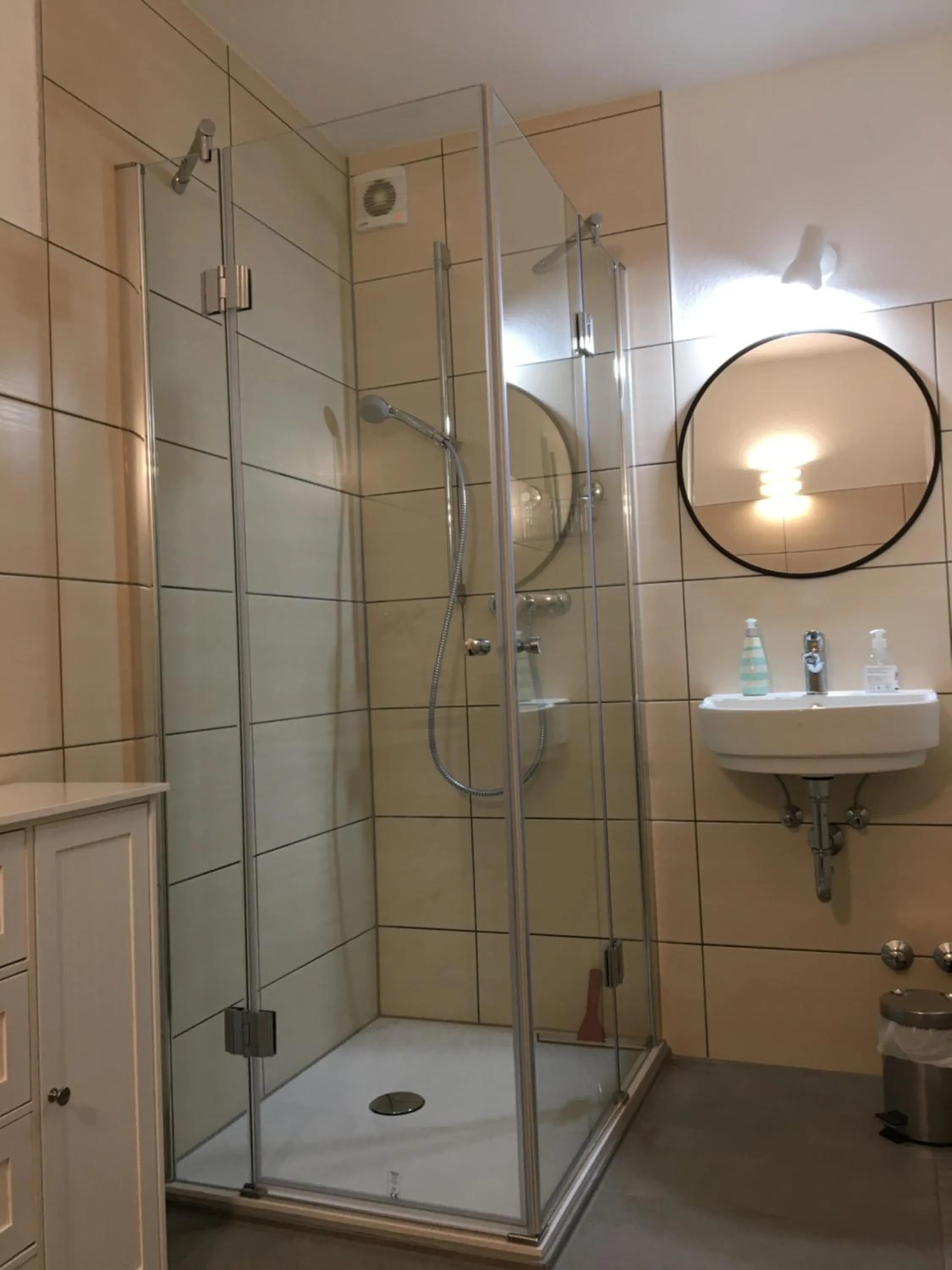 Bathroom in Pension Rehschopp