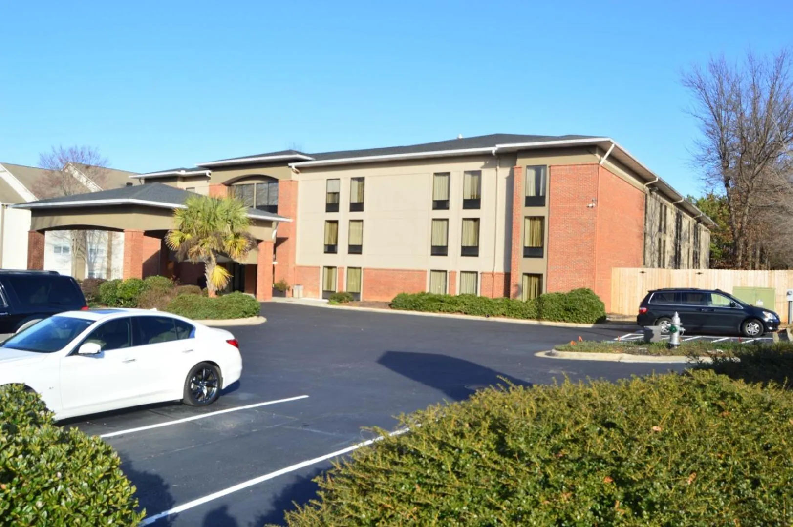 Property building in Country Inn & Suites by Radisson, Alpharetta, GA
