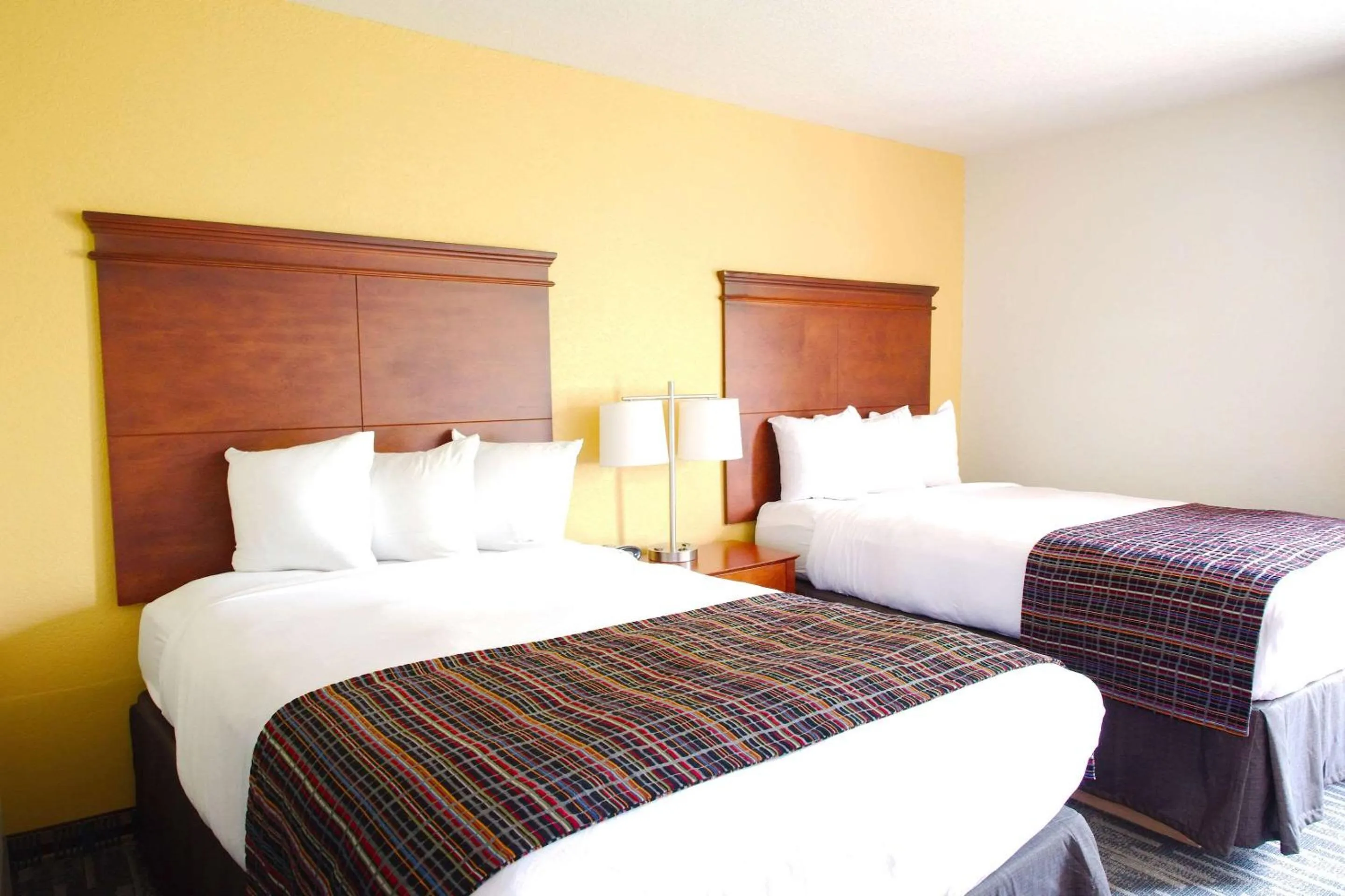 Bedroom, Bed in Country Inn & Suites by Radisson, Alpharetta, GA