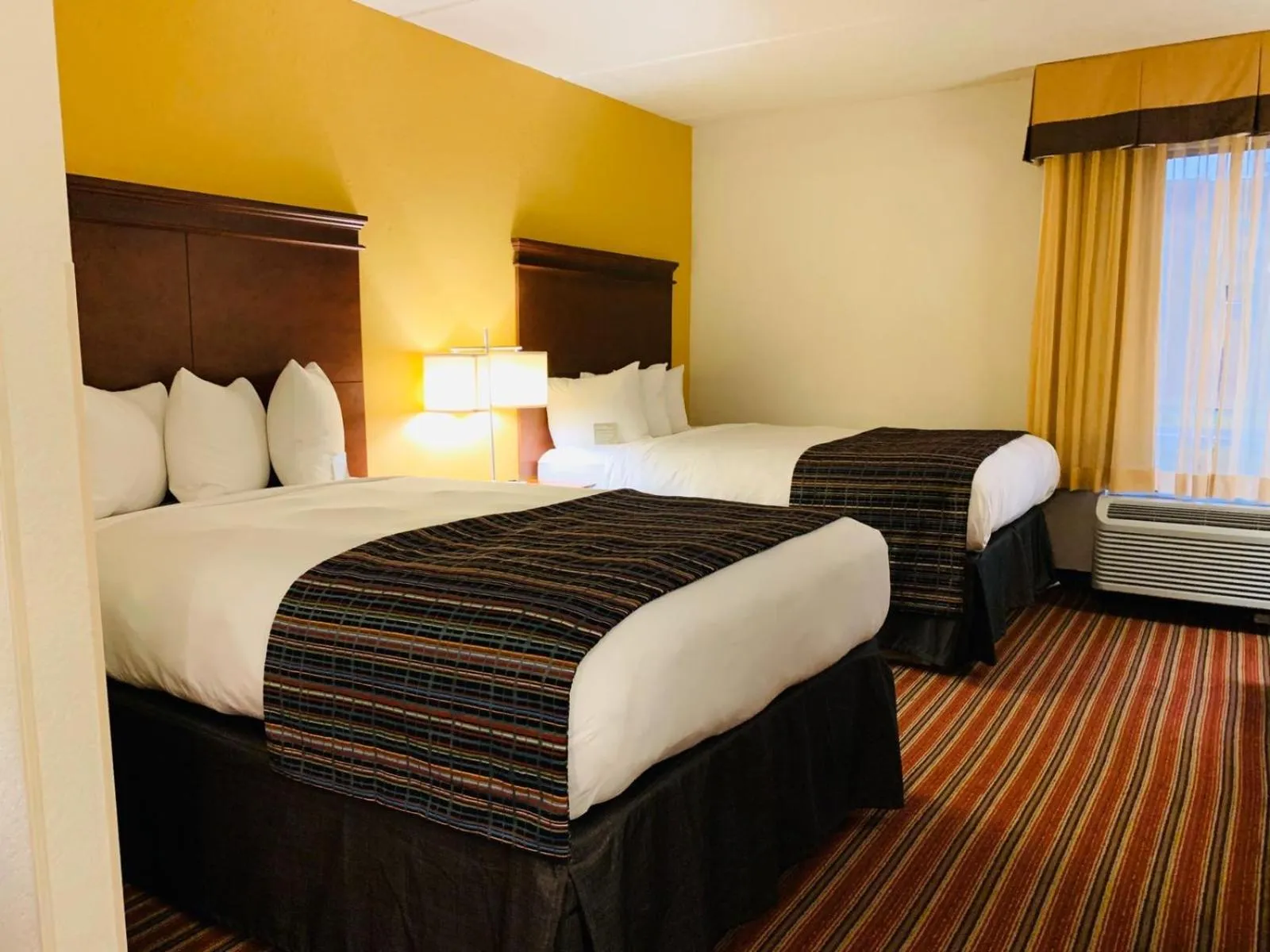 Bedroom, Bed in Country Inn & Suites by Radisson, Alpharetta, GA