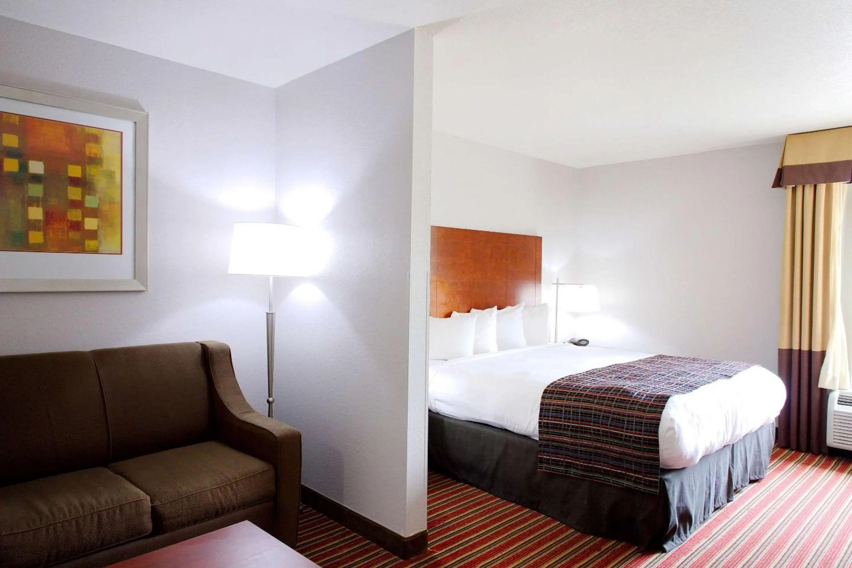 Bedroom, Bed in Country Inn & Suites by Radisson, Alpharetta, GA