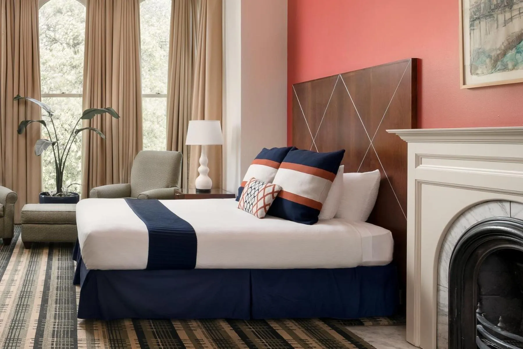 Bed in The Mansion on Delaware Avenue