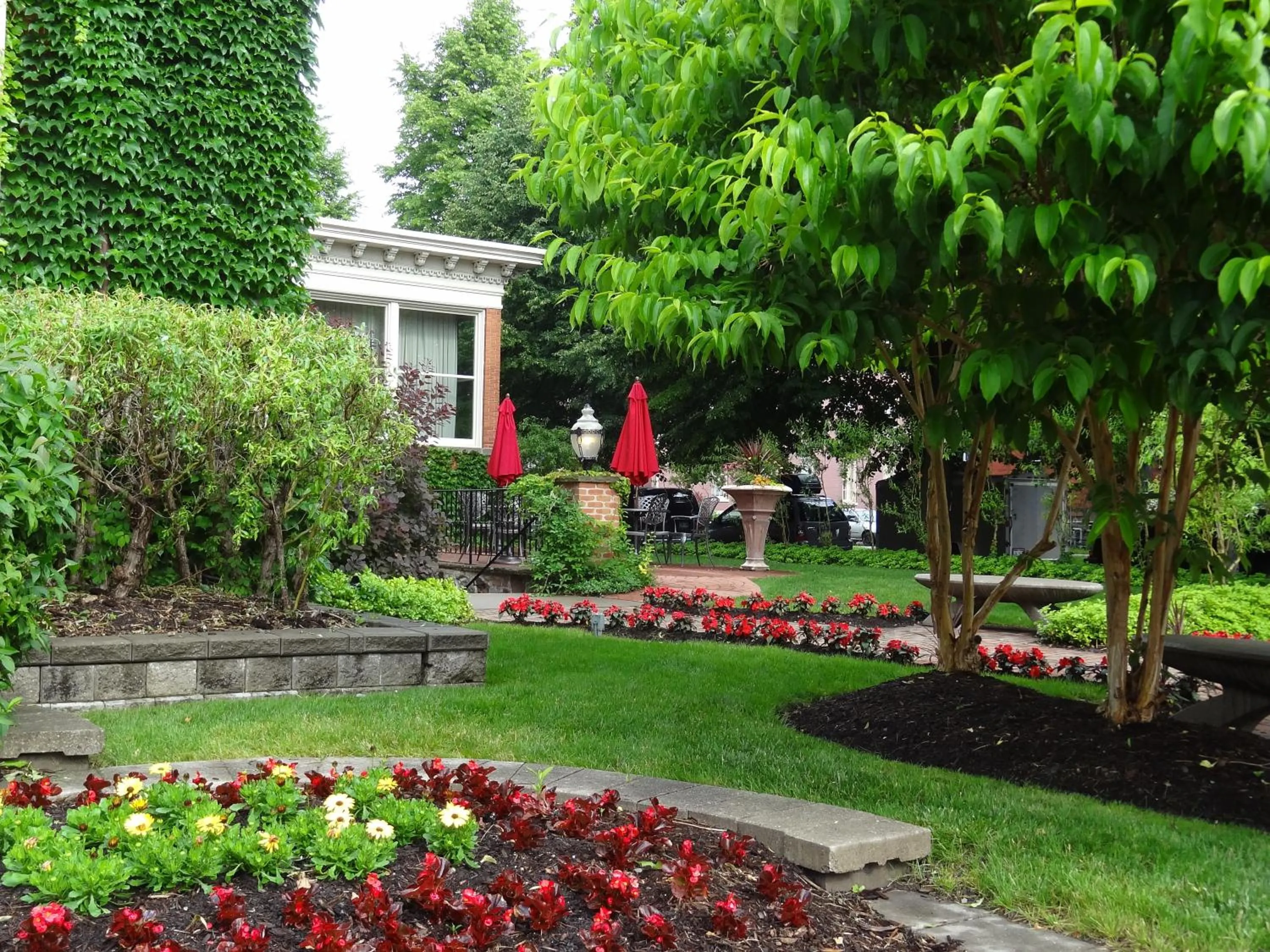 Facade/entrance in The Mansion on Delaware Avenue