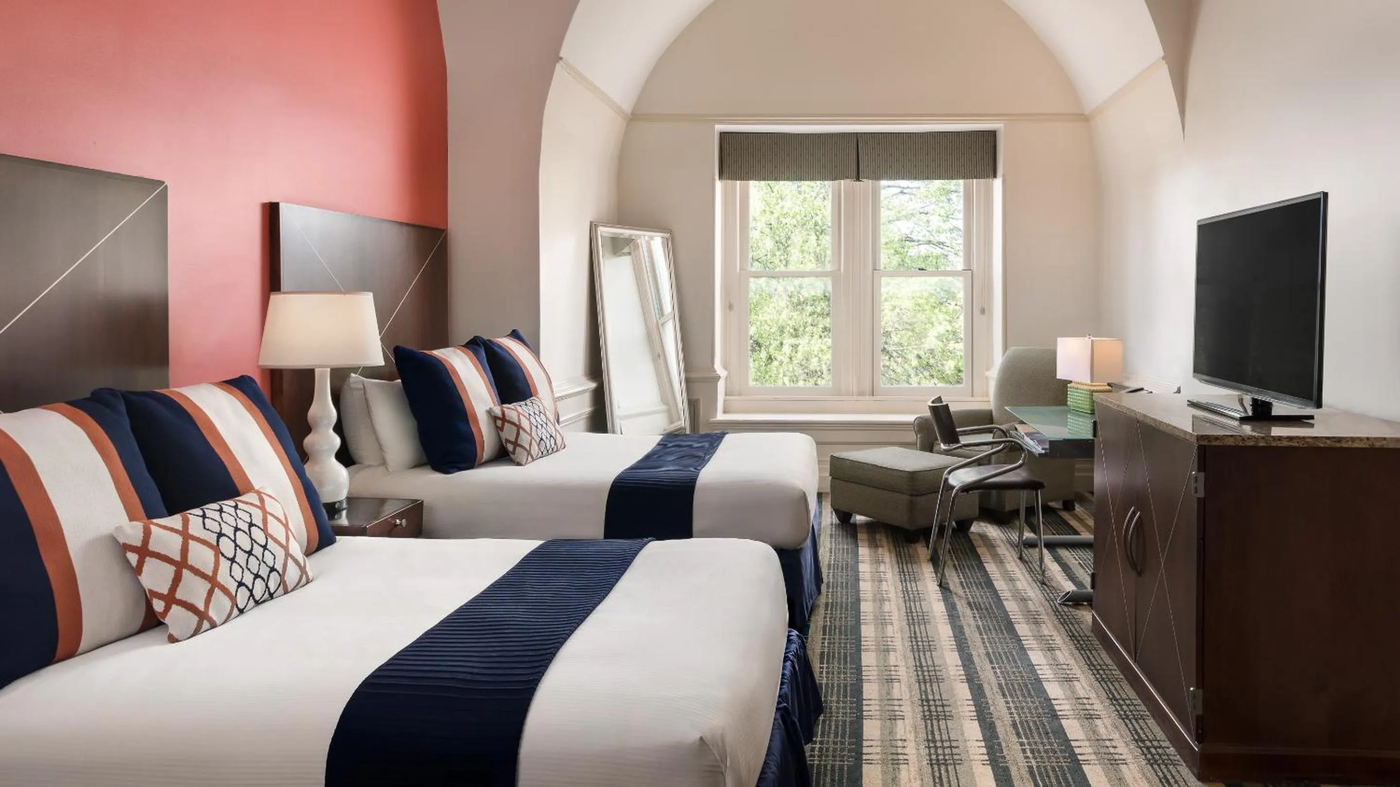 Photo of the whole room in The Mansion on Delaware Avenue