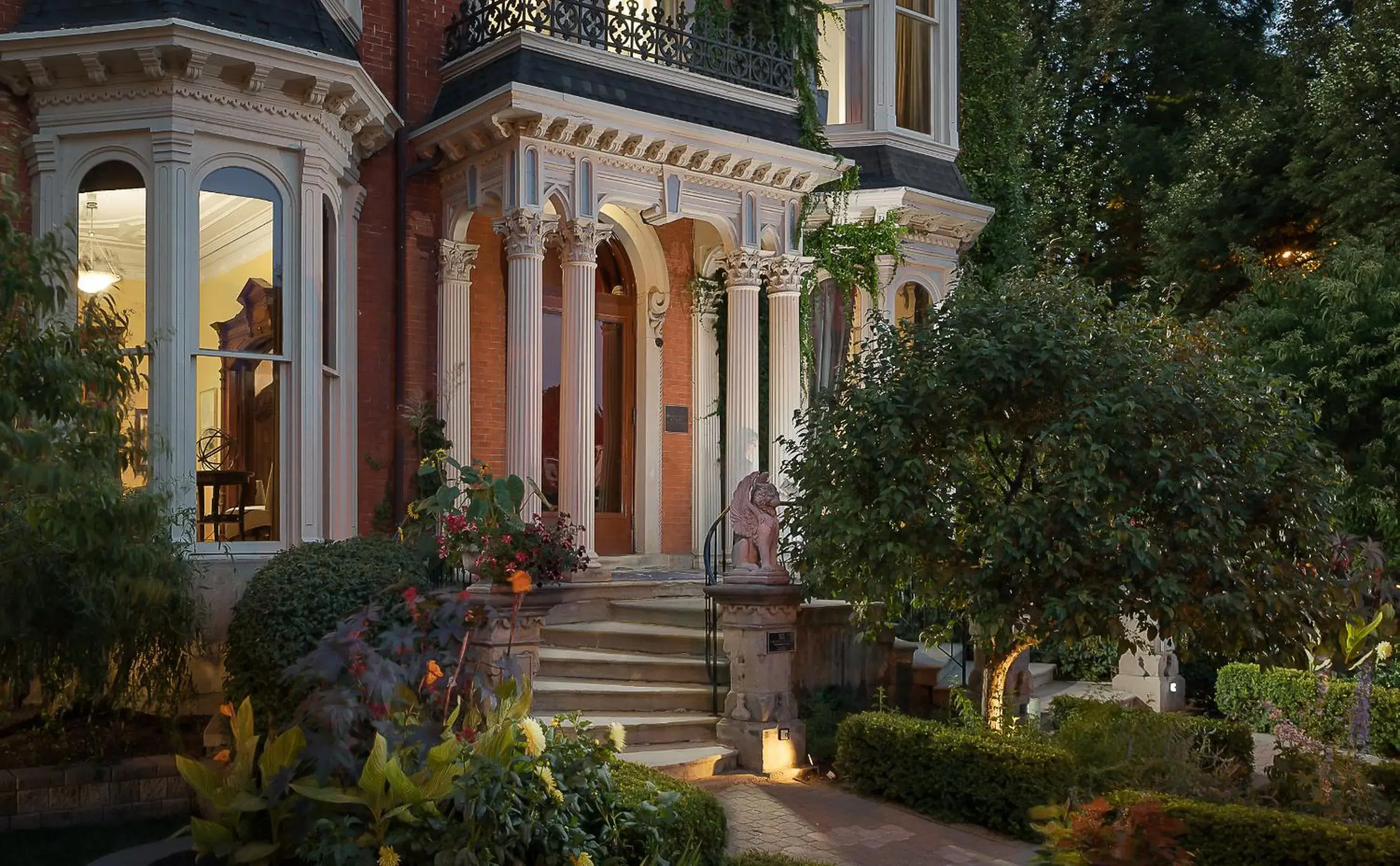 Facade/entrance in The Mansion on Delaware Avenue Facade/entrance in The Mansion on Delaware Avenue