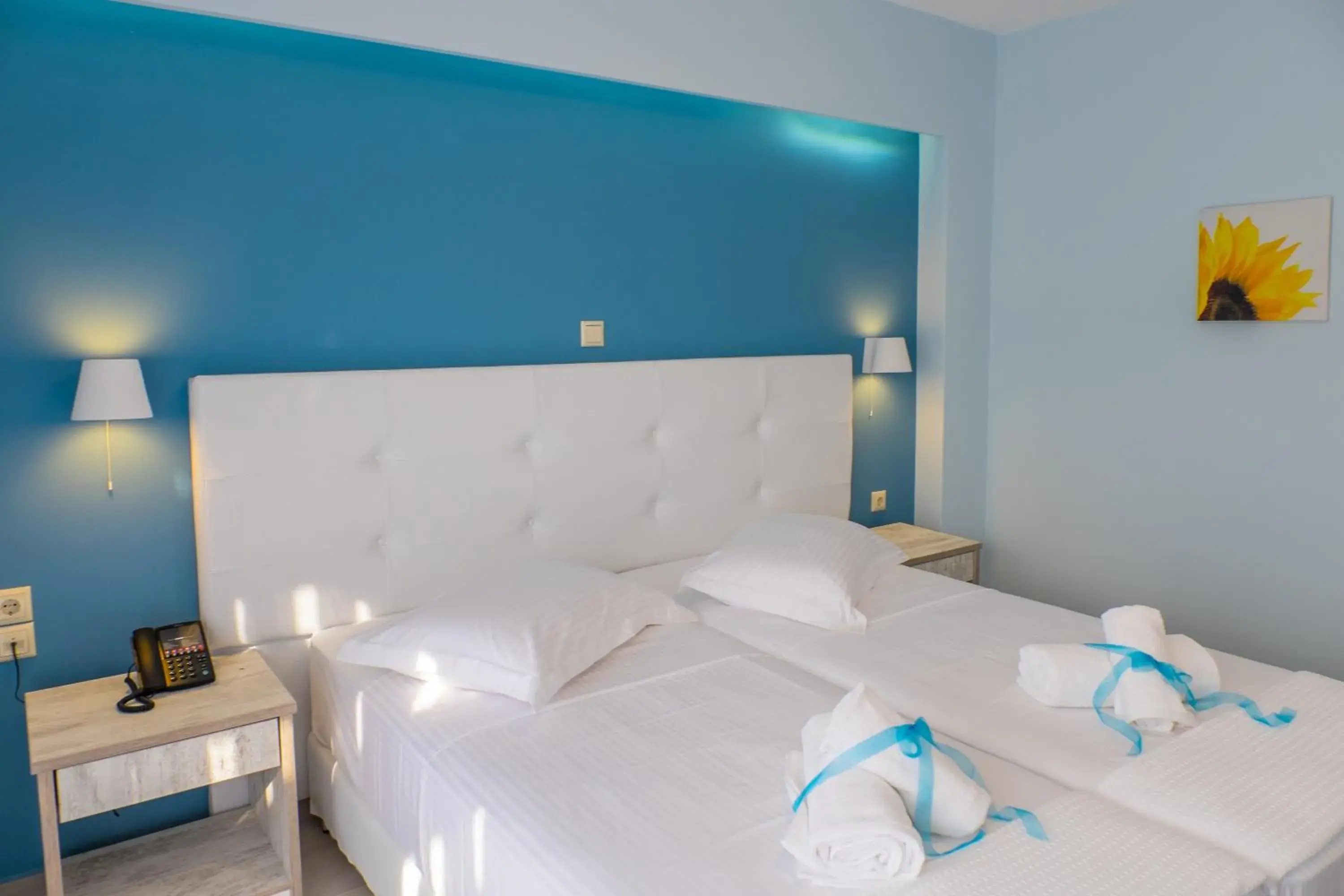Deluxe Double or Twin Room with Side Sea View in Must Boutique Hotel & Restaurant Deluxe Double or Twin Room with Side Sea View in Must Boutique Hotel & Restaurant