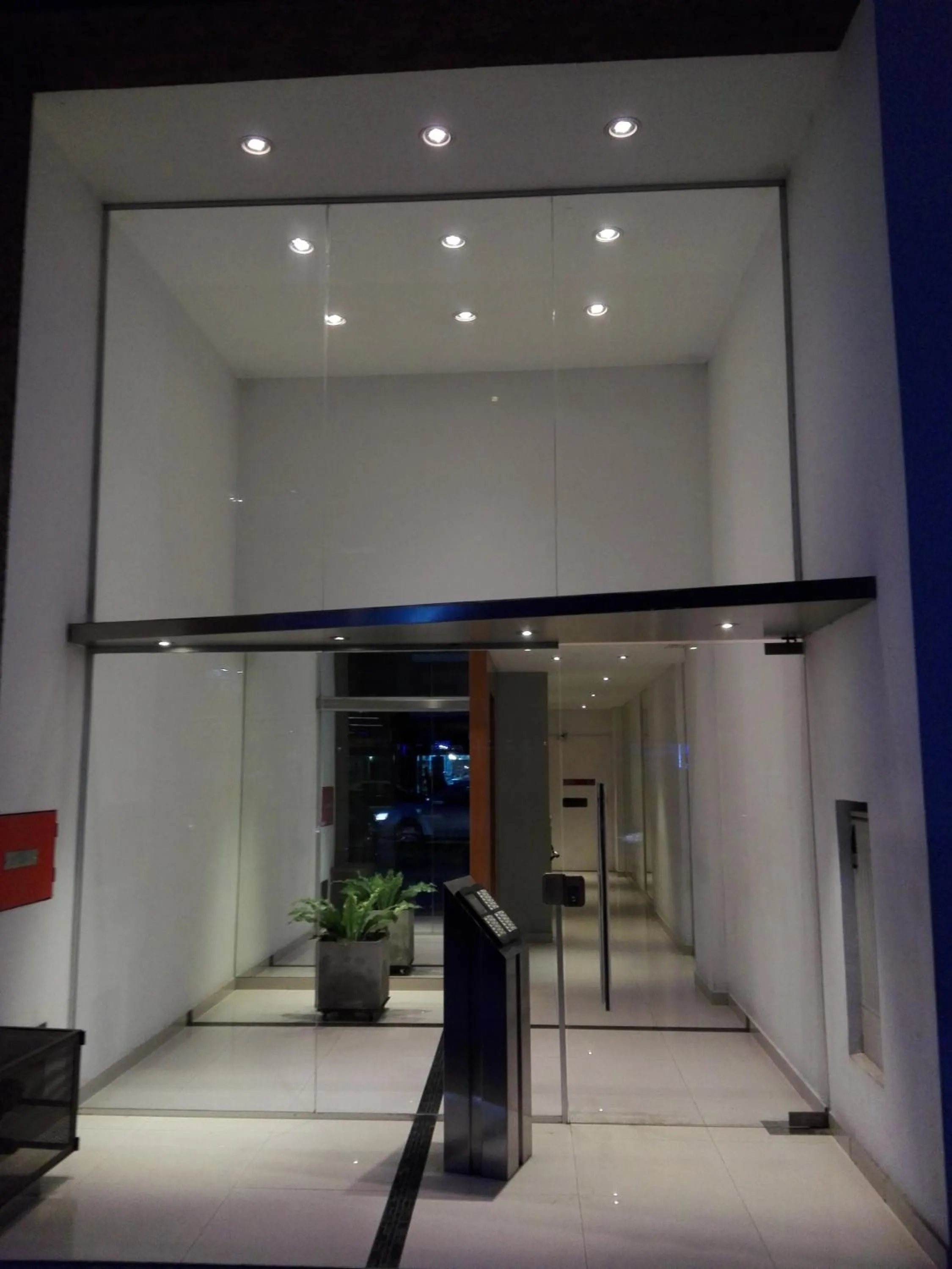 Facade/entrance in Avenida Cabildo 1535