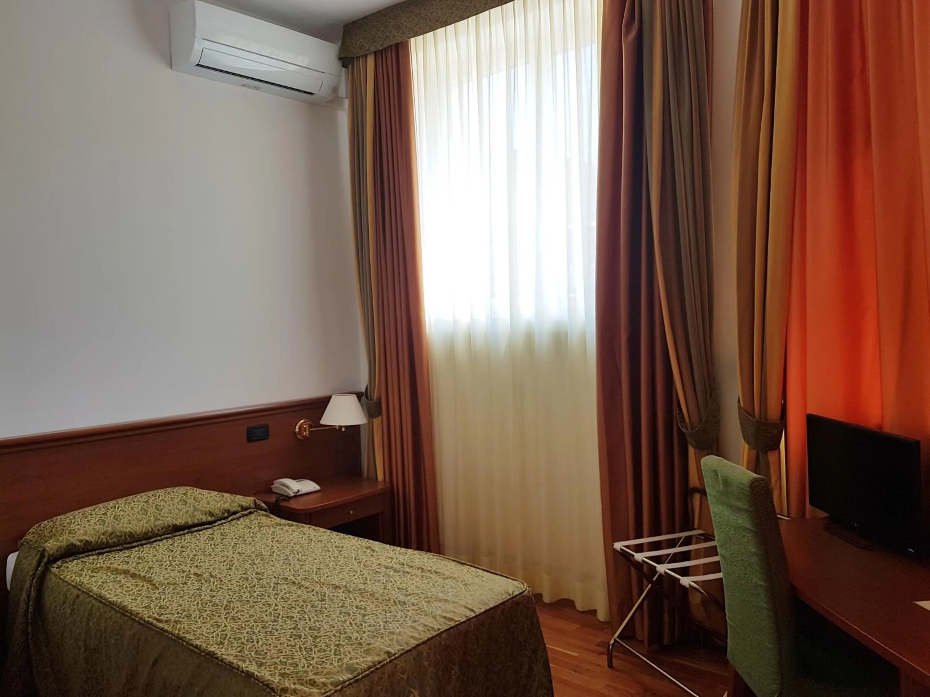 Bedroom, Bed in Locanda Castagna