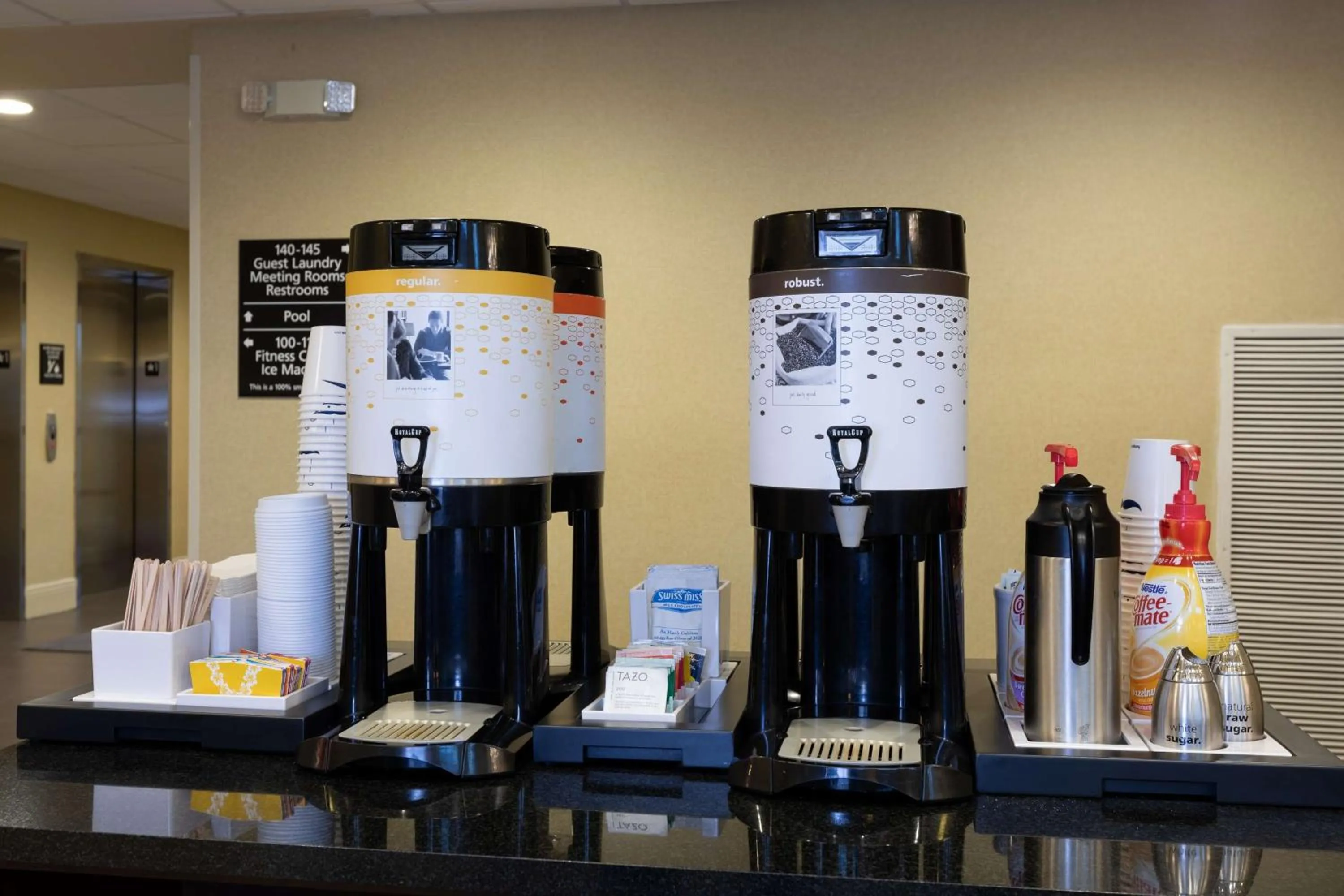 Dining area in Hampton Inn & Suites Baton Rouge - I-10 East