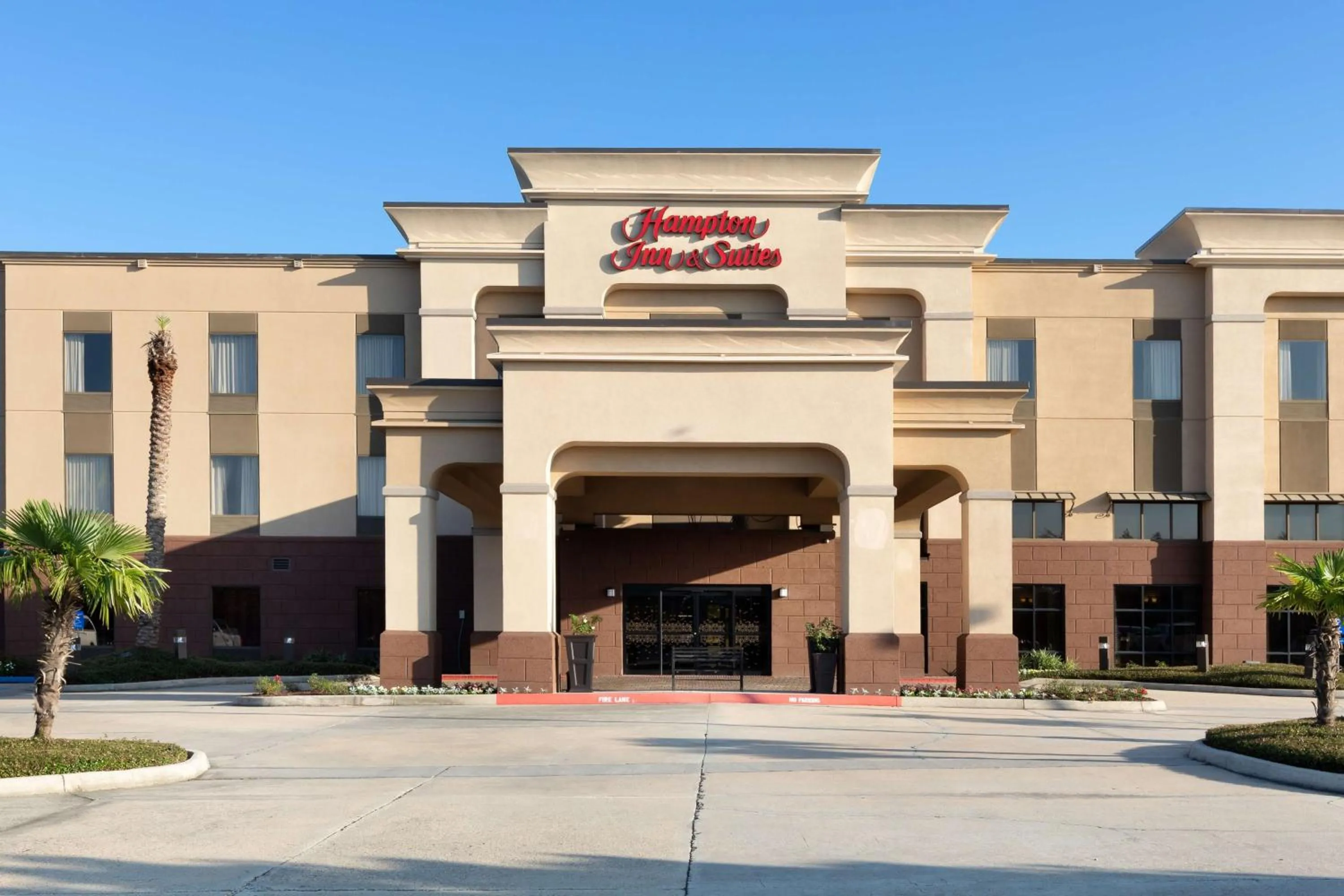 Property building in Hampton Inn & Suites Baton Rouge - I-10 East