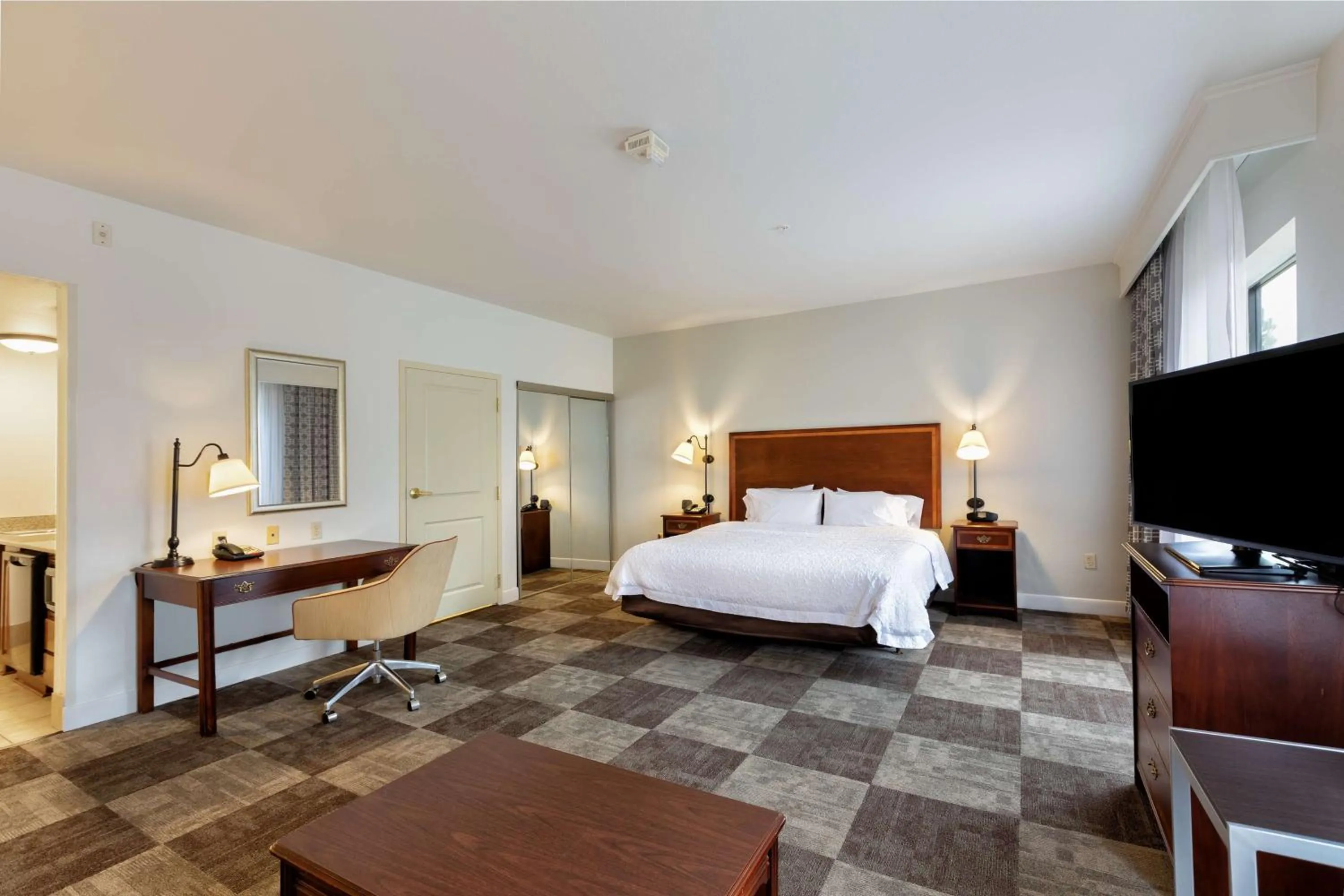 Bedroom, Bed in Hampton Inn & Suites Baton Rouge - I-10 East