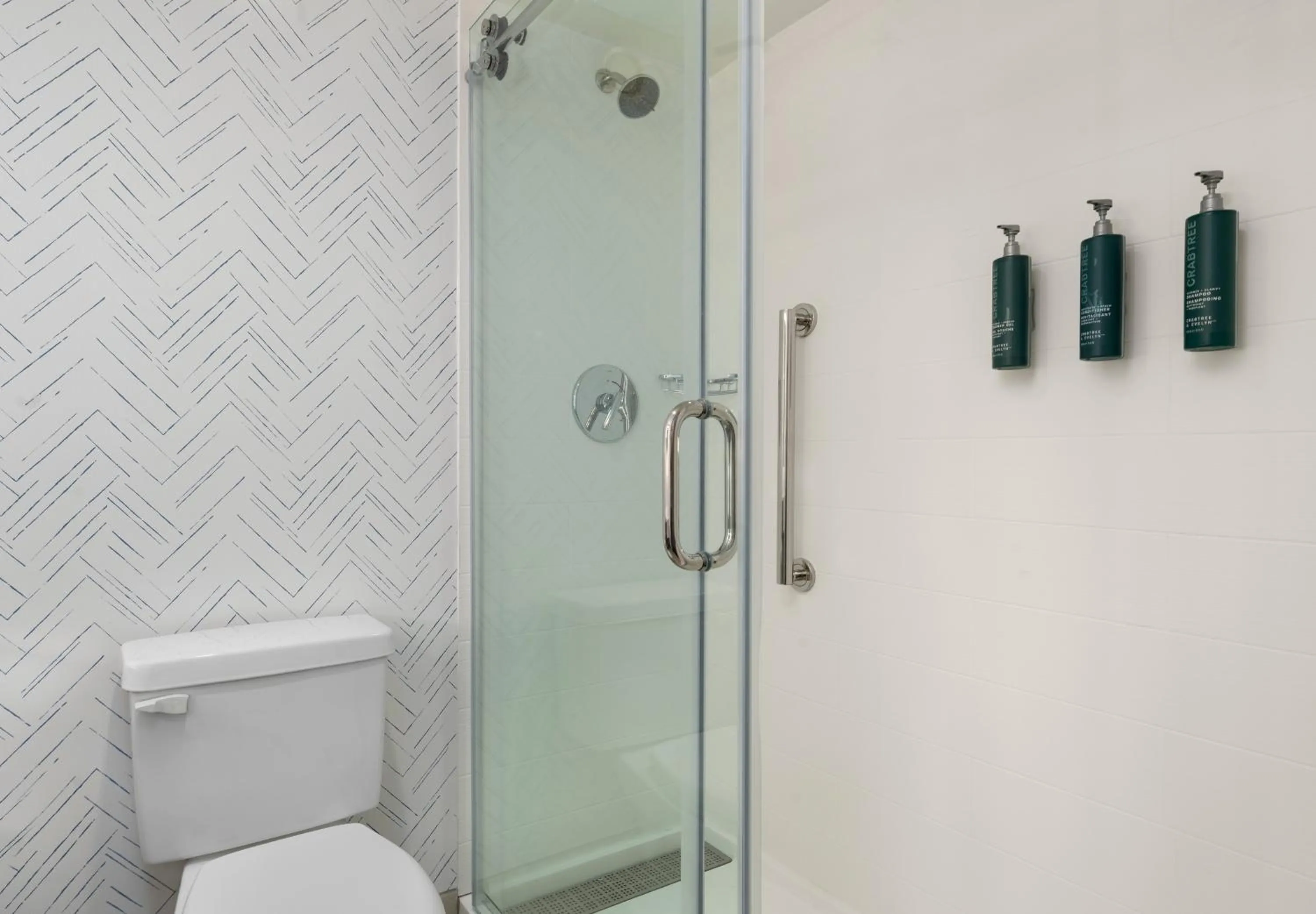 Shower in DoubleTree by Hilton Hartford Downtown