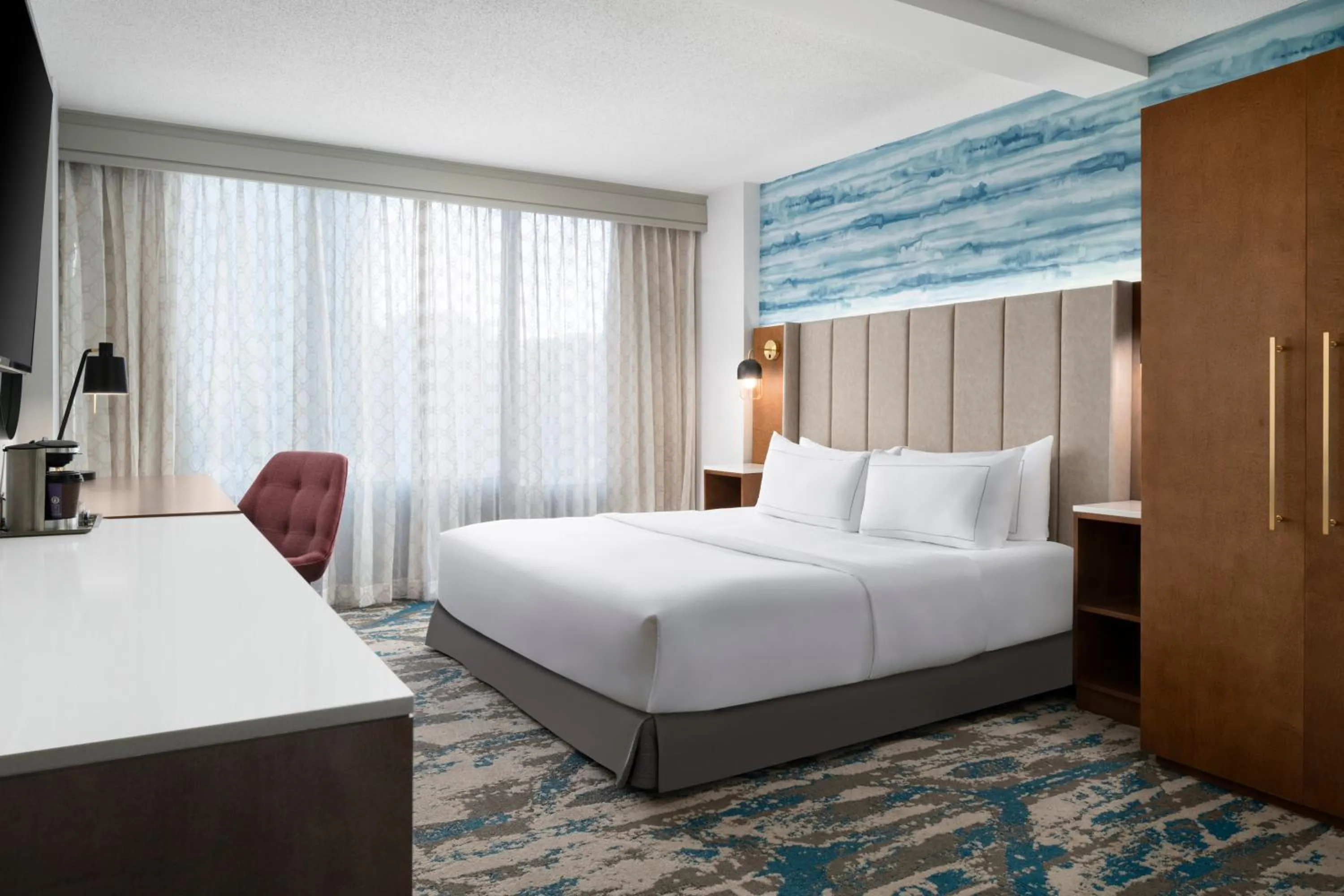 Bed in DoubleTree by Hilton Hartford Downtown